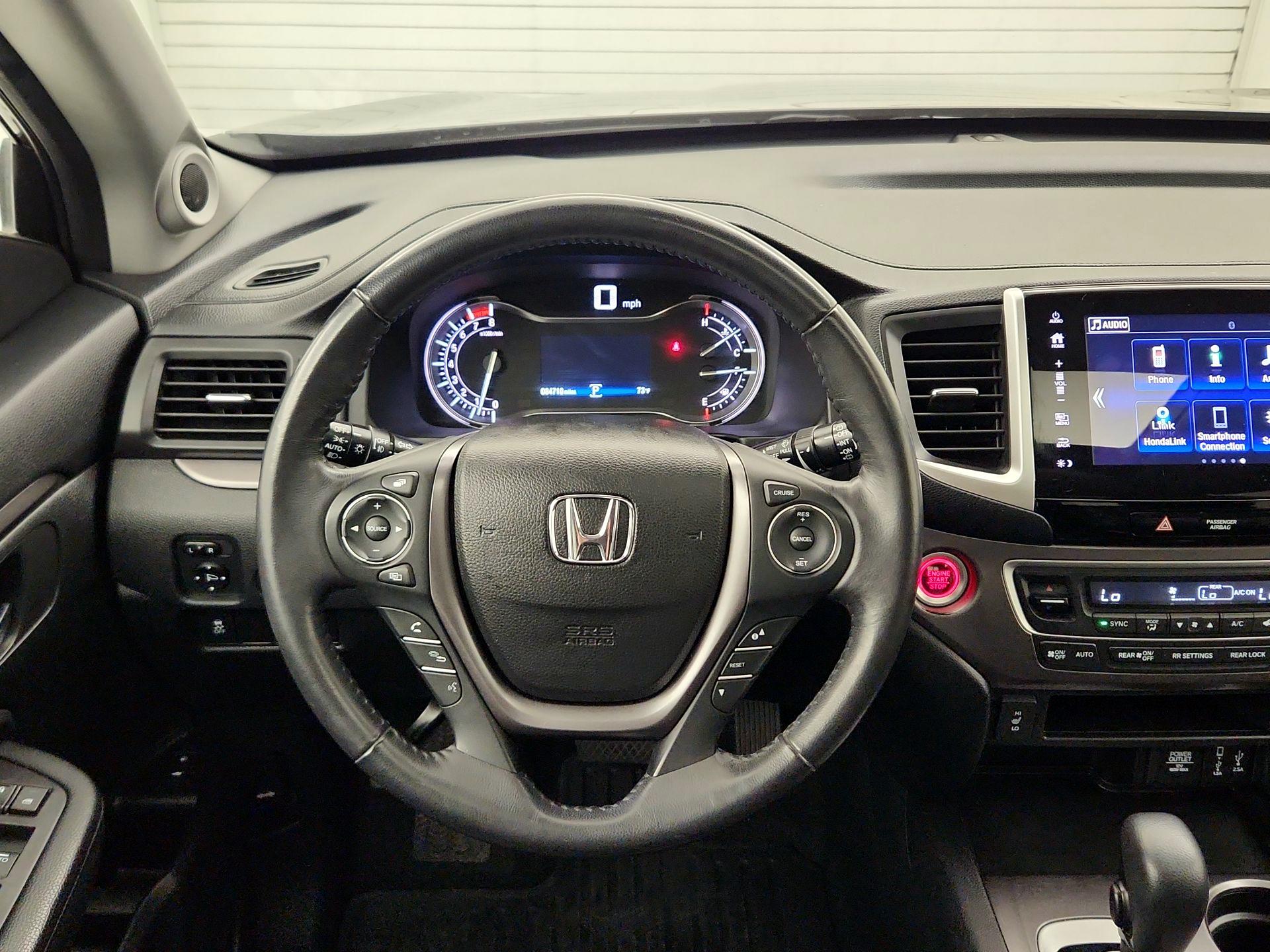 Thumbnail: 2017 Honda Pilot - 10