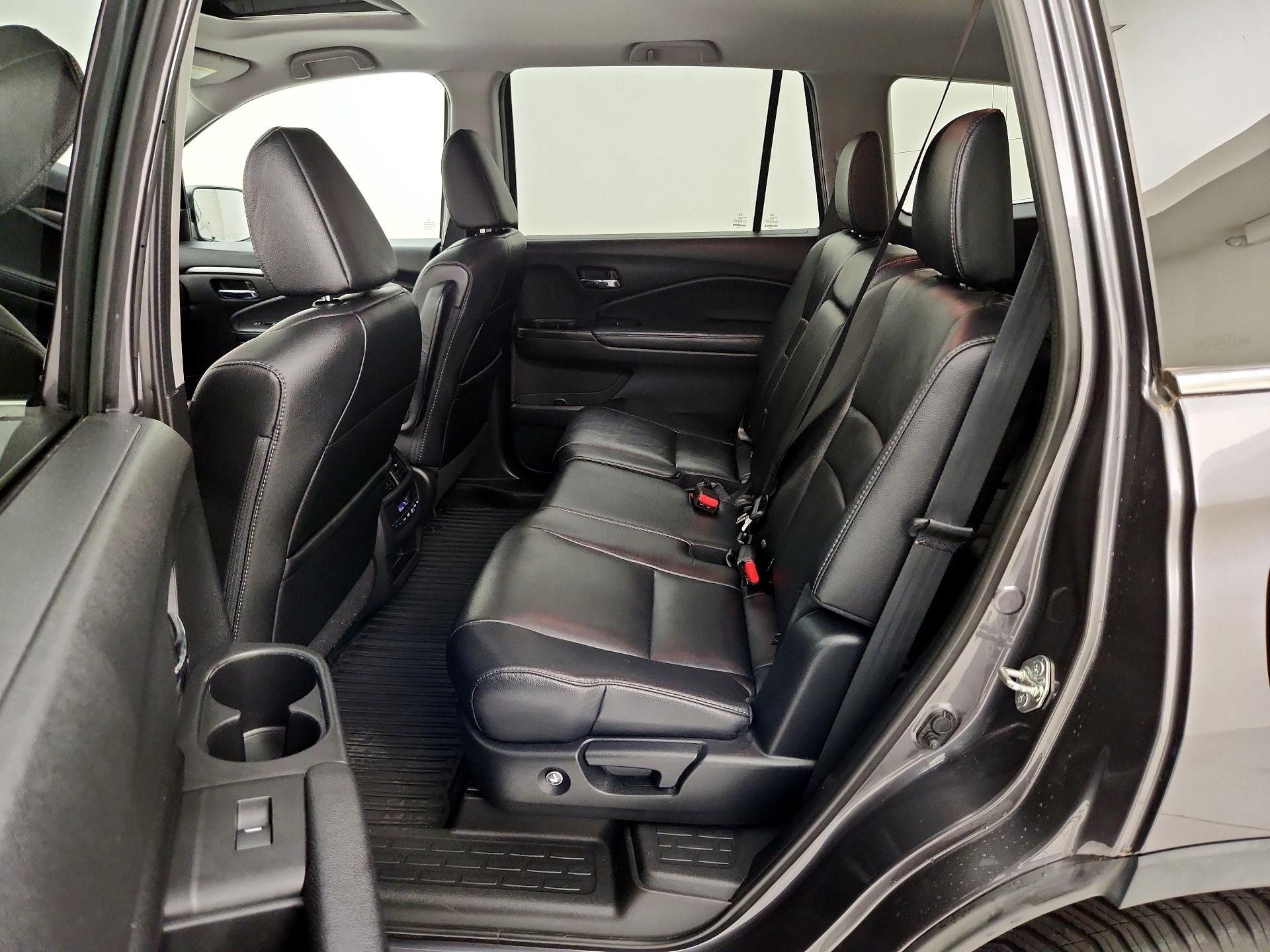 Thumbnail: 2017 Honda Pilot - 20