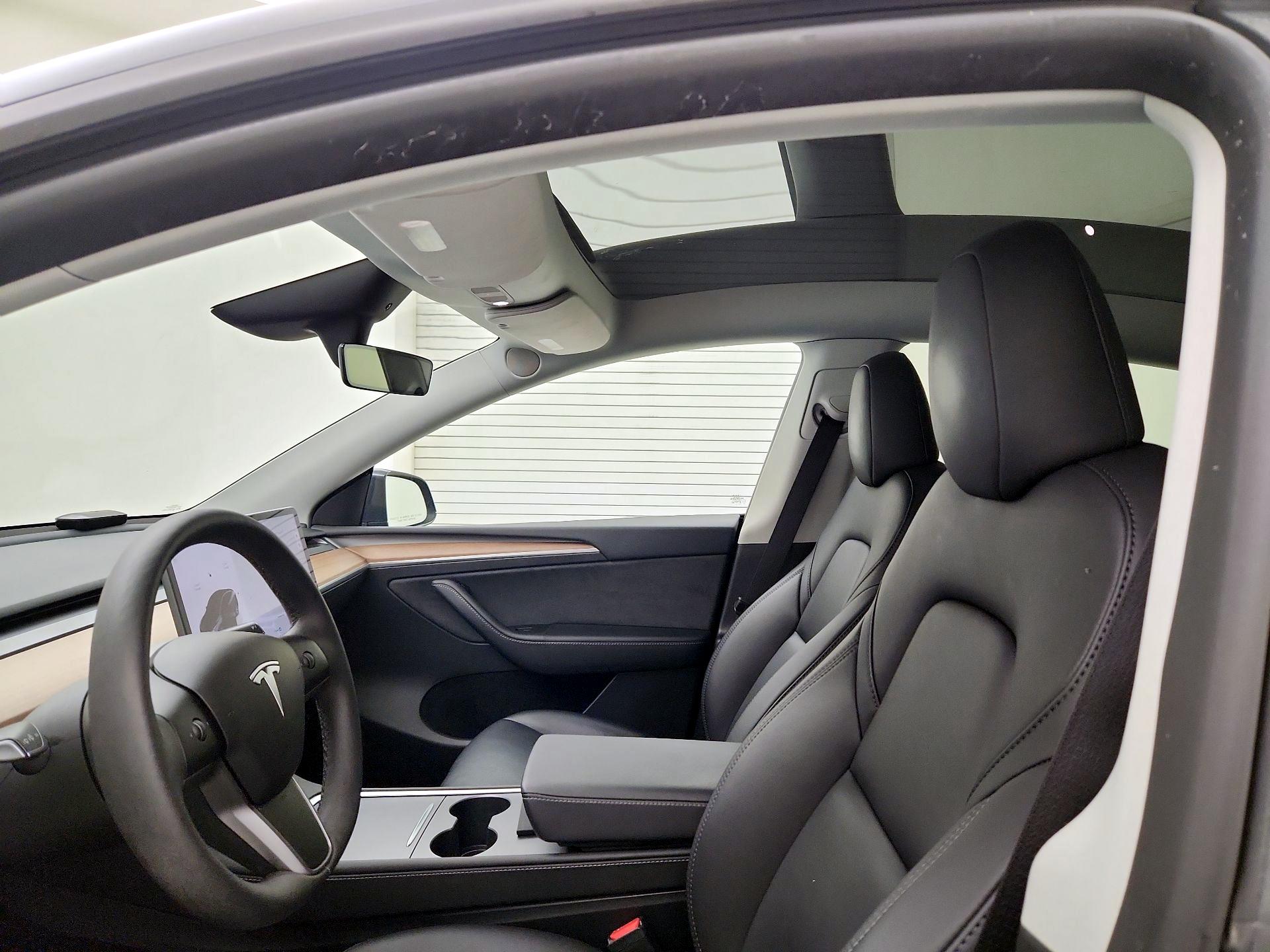 Thumbnail: 2024 Tesla Model Y - 18