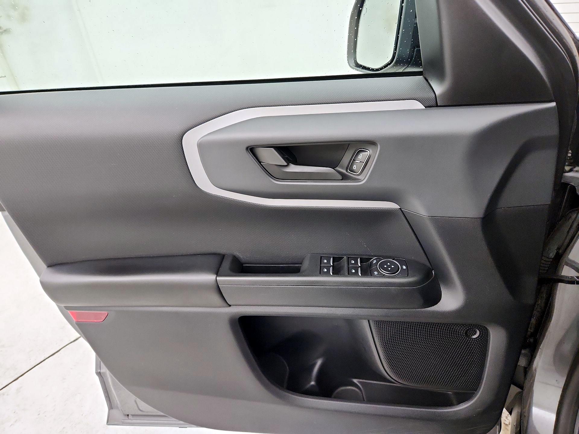 Thumbnail: 2022 Ford Bronco Sport - 12