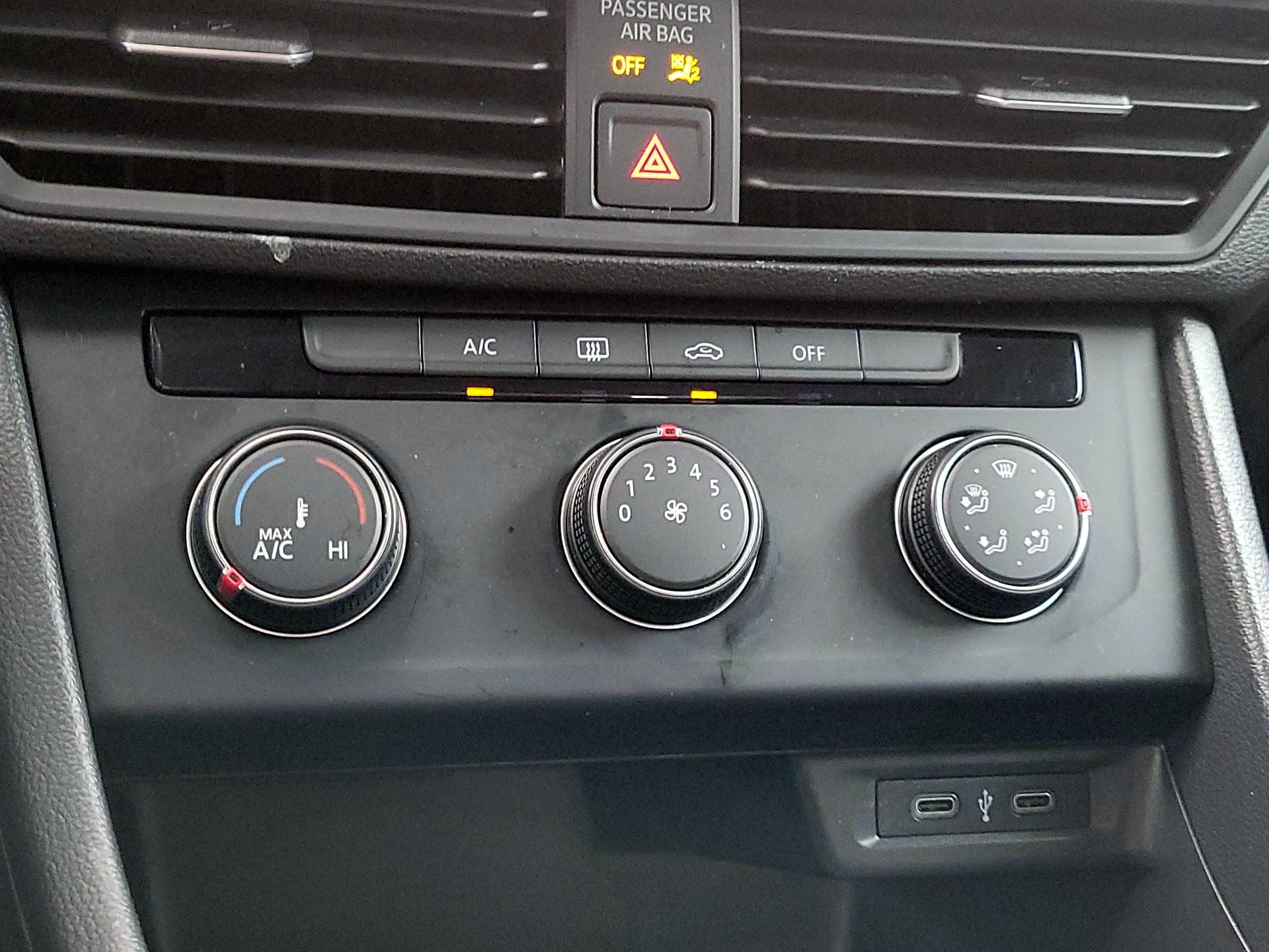 Thumbnail: 2021 Volkswagen Jetta - 16