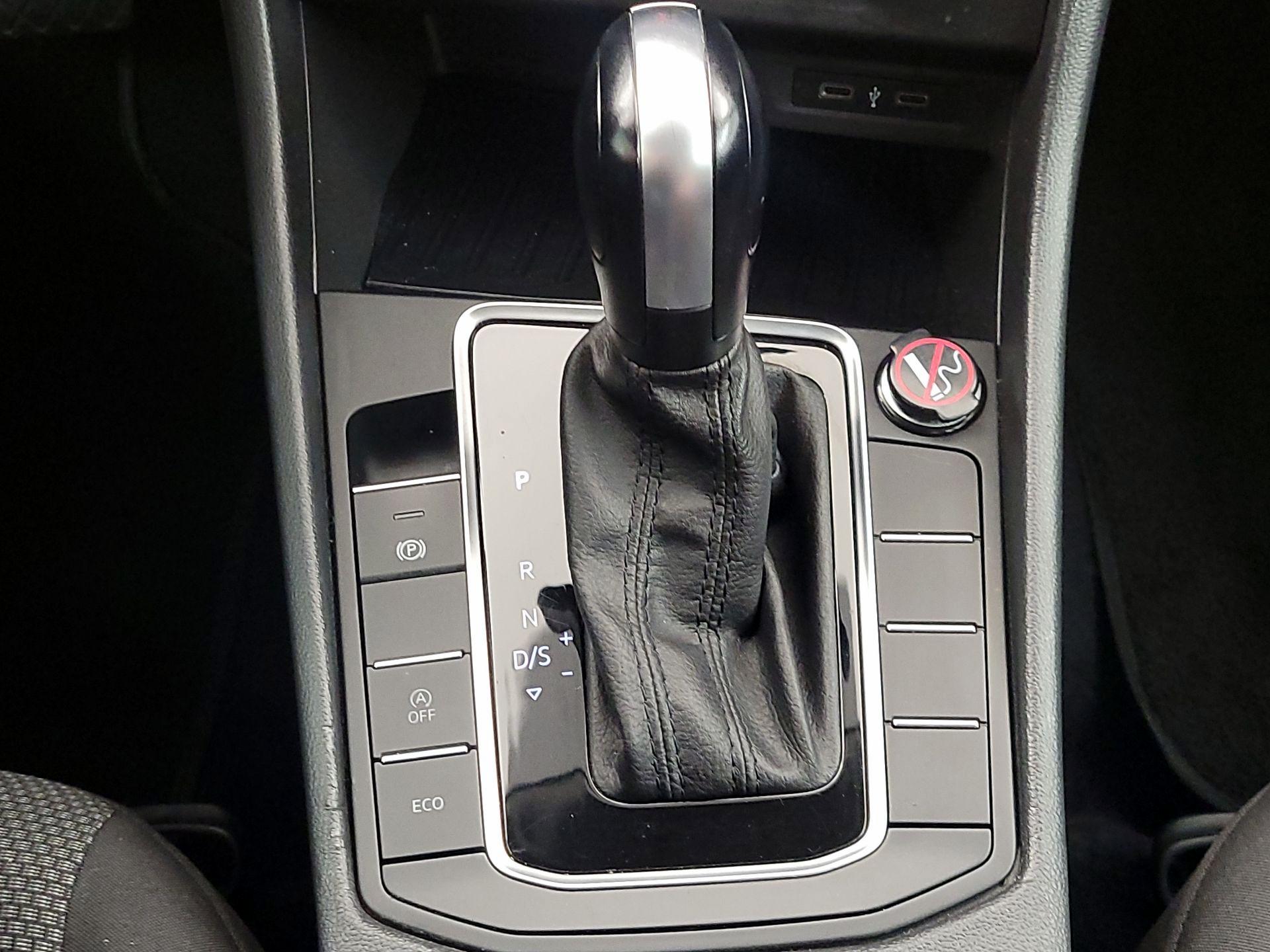 Thumbnail: 2021 Volkswagen Jetta - 17