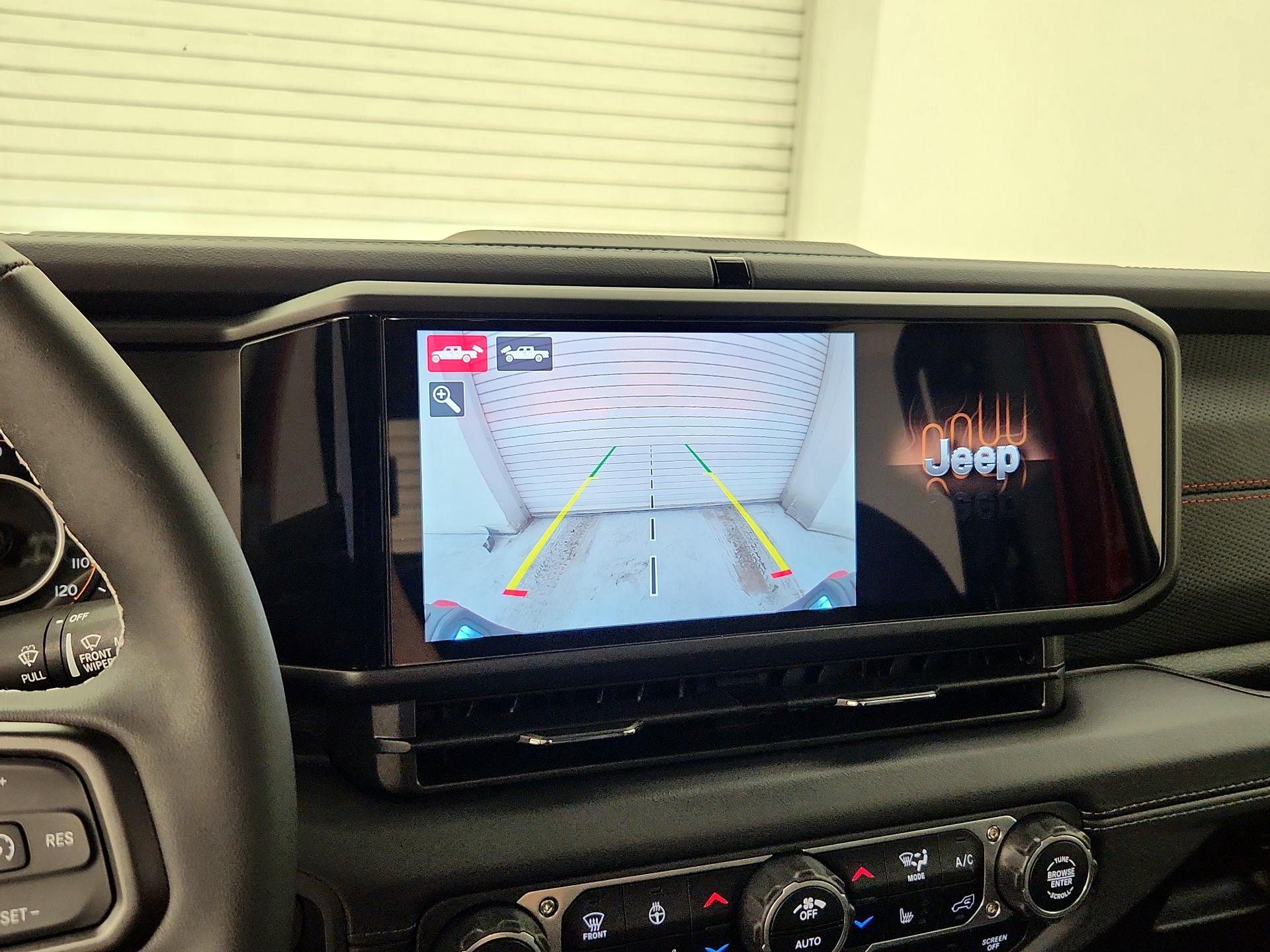 Thumbnail: 2025 Jeep Gladiator - 15