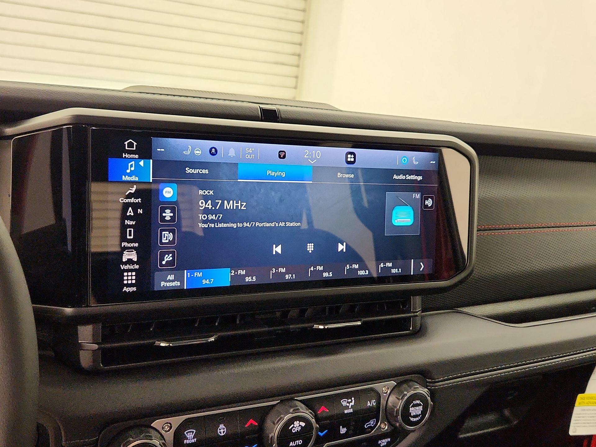 Thumbnail: 2025 Jeep Gladiator - 16