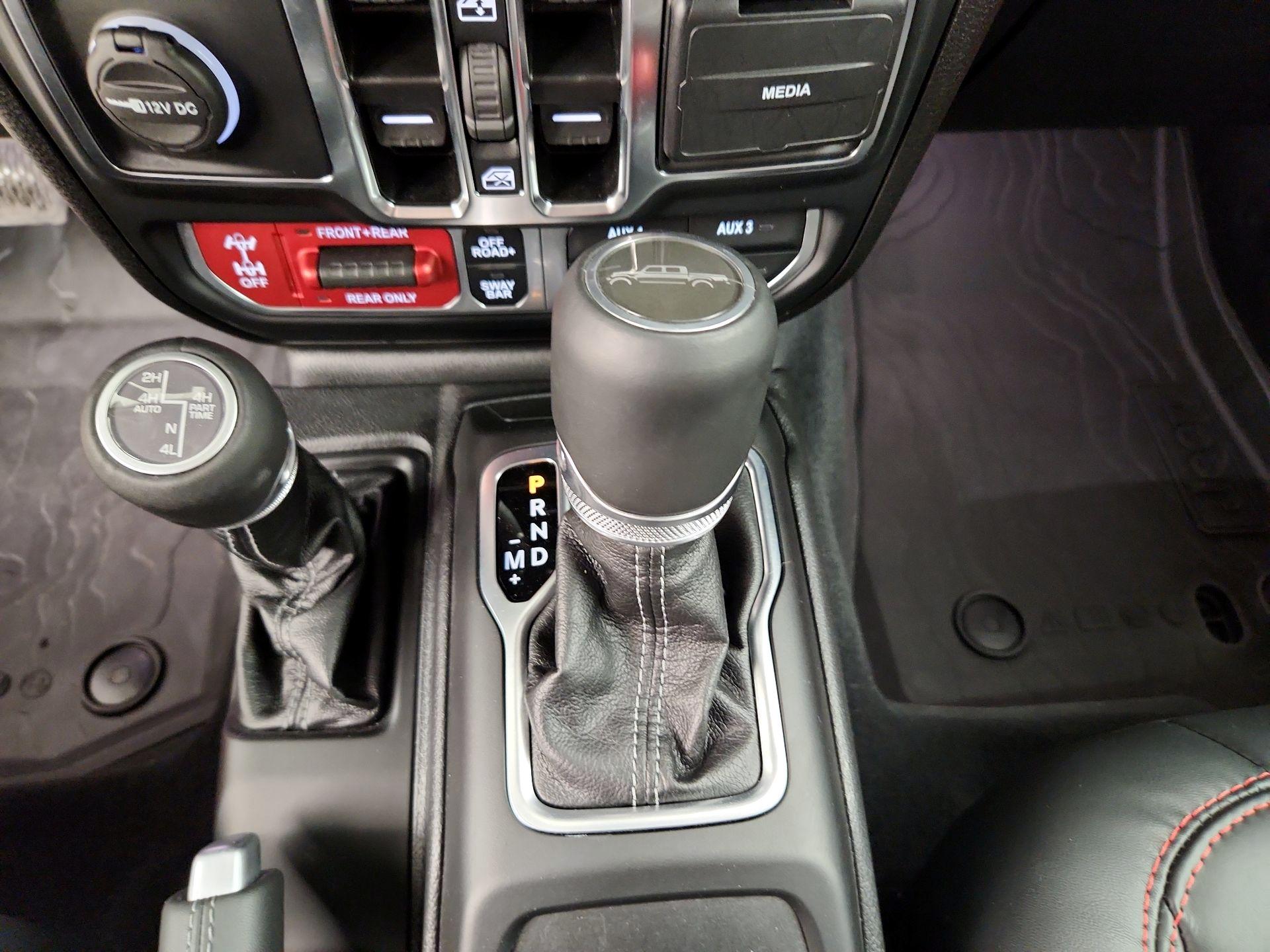 Thumbnail: 2025 Jeep Gladiator - 18