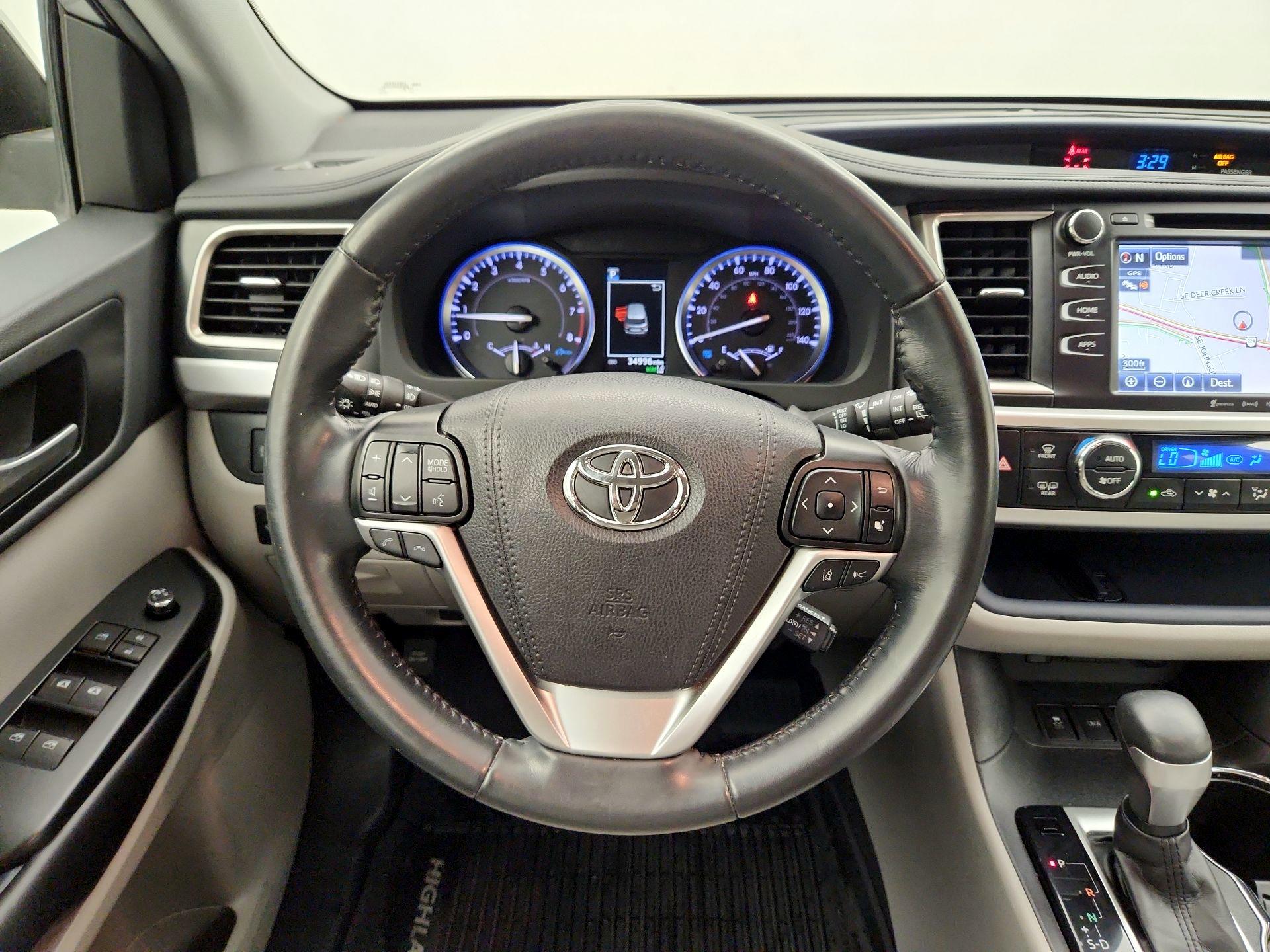 Thumbnail: 2019 Toyota Highlander - 10