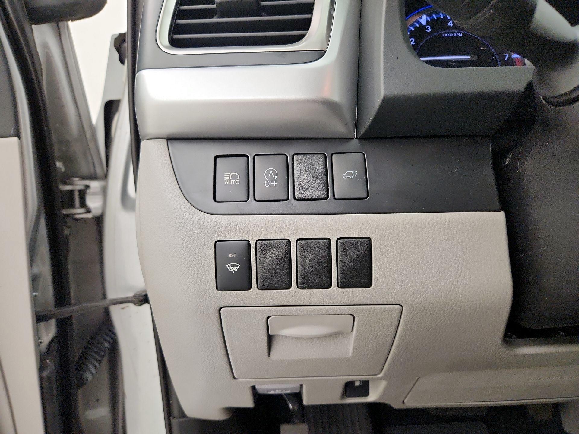 Thumbnail: 2019 Toyota Highlander - 13