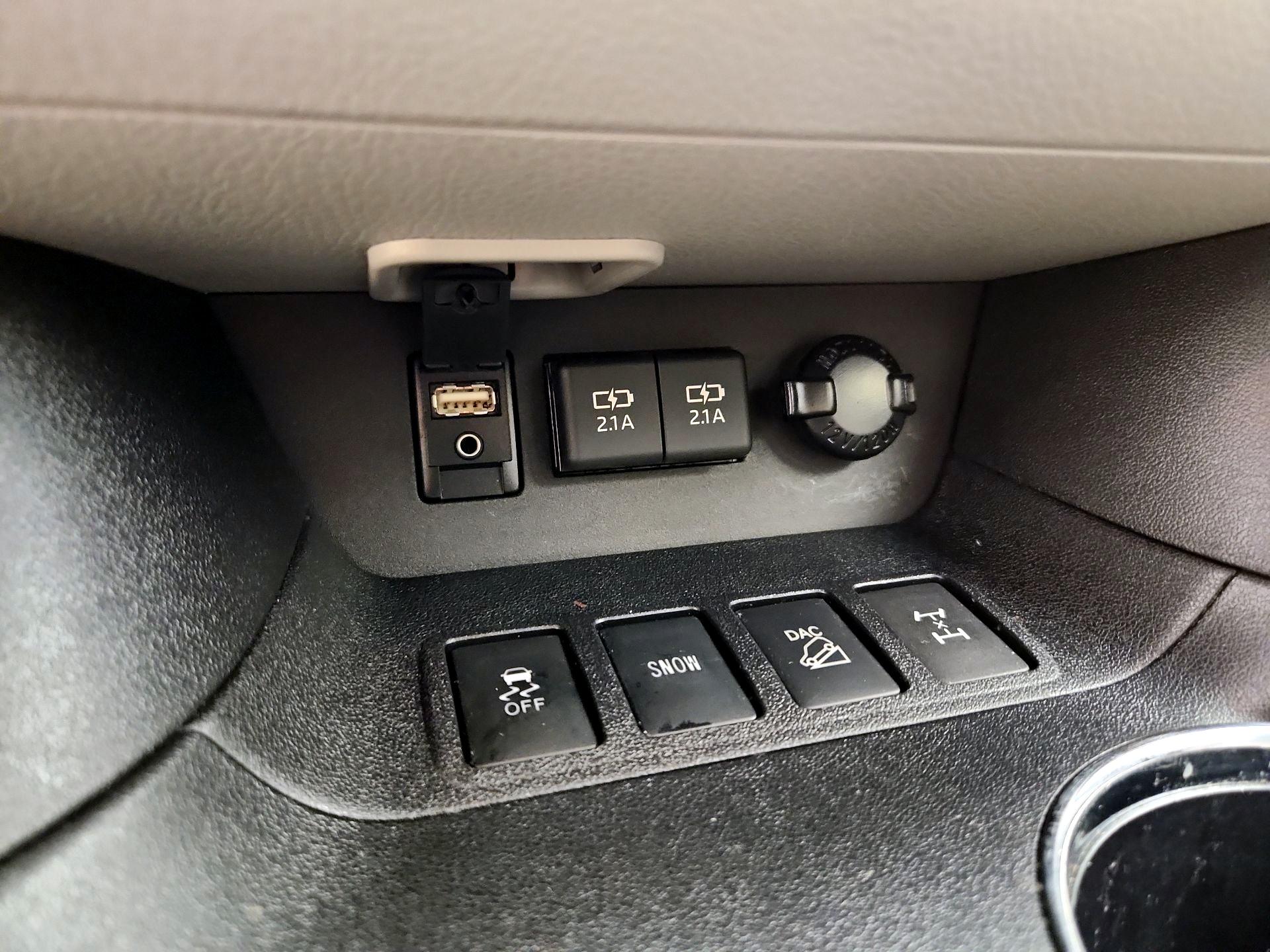 Thumbnail: 2019 Toyota Highlander - 19