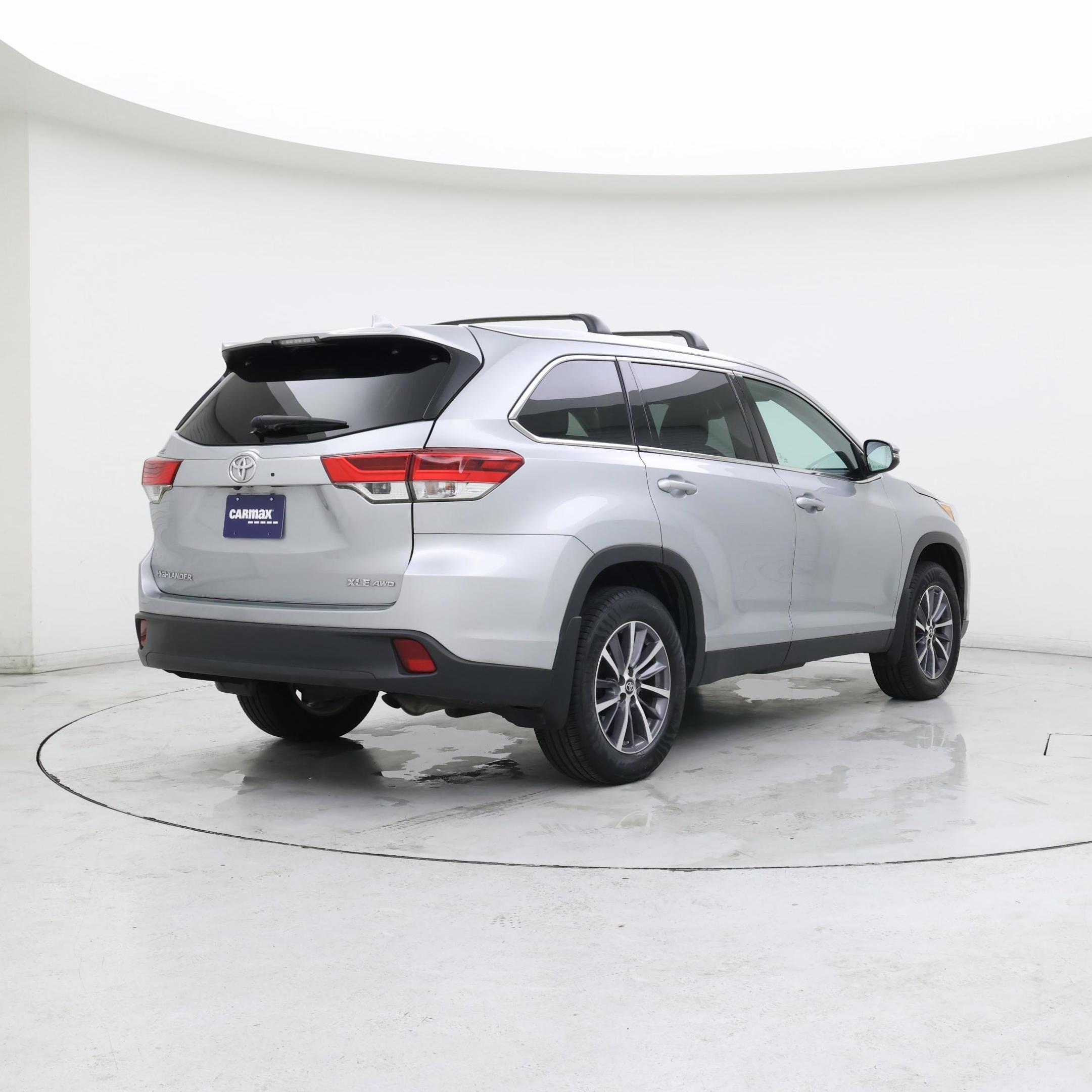 Thumbnail: 2019 Toyota Highlander - 8