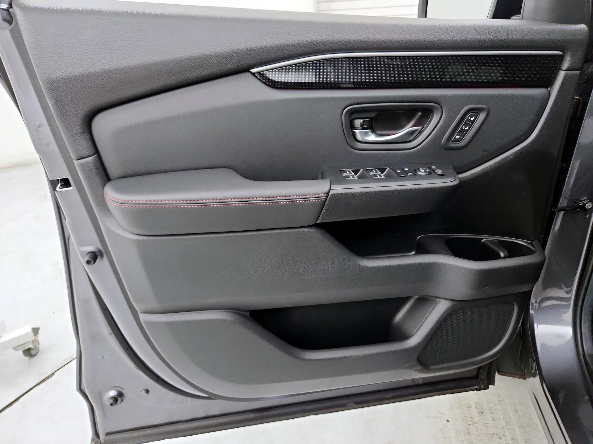 Thumbnail: 2025 Honda Pilot - 12