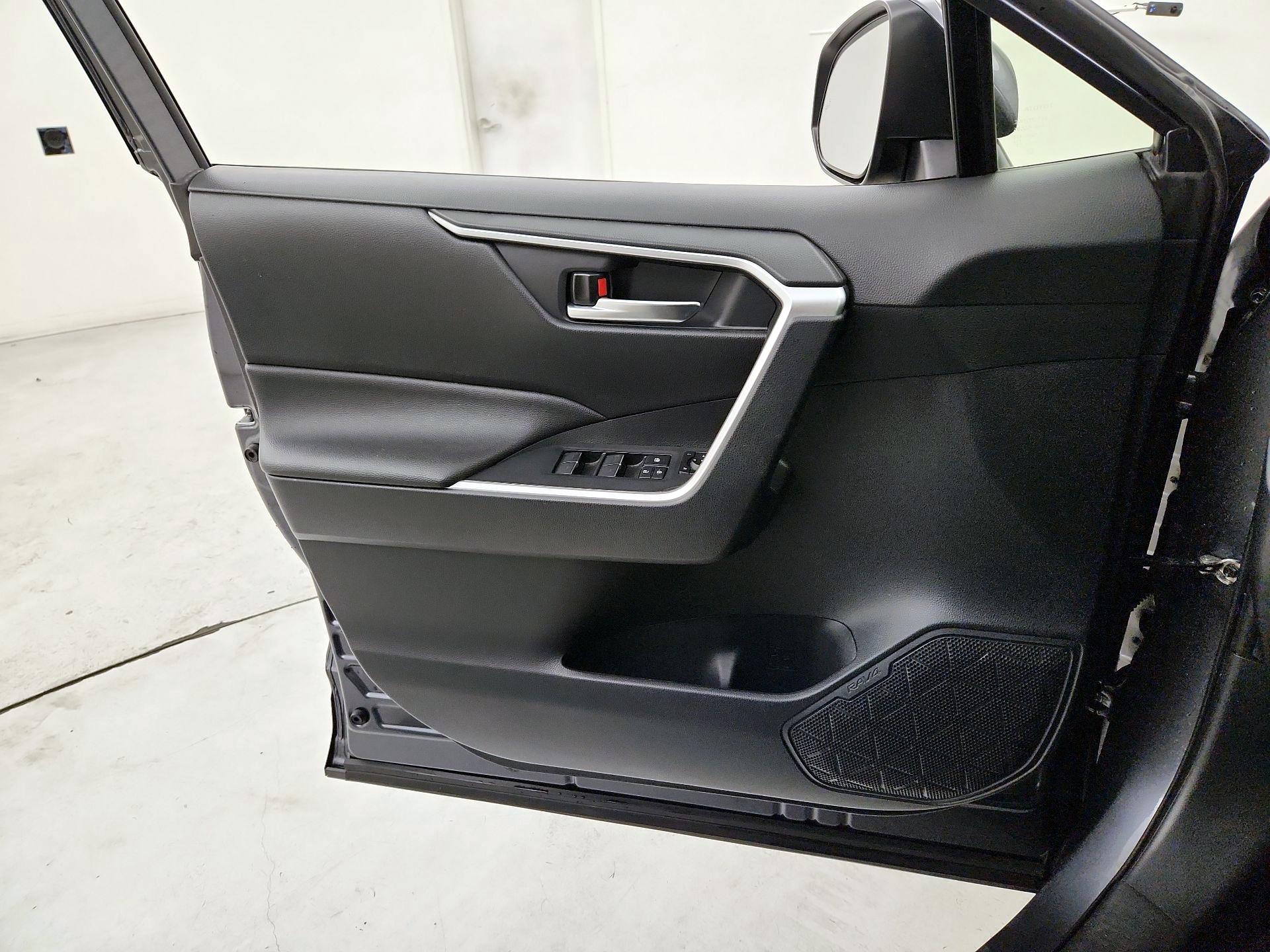 Thumbnail: 2023 Toyota RAV4 - 12