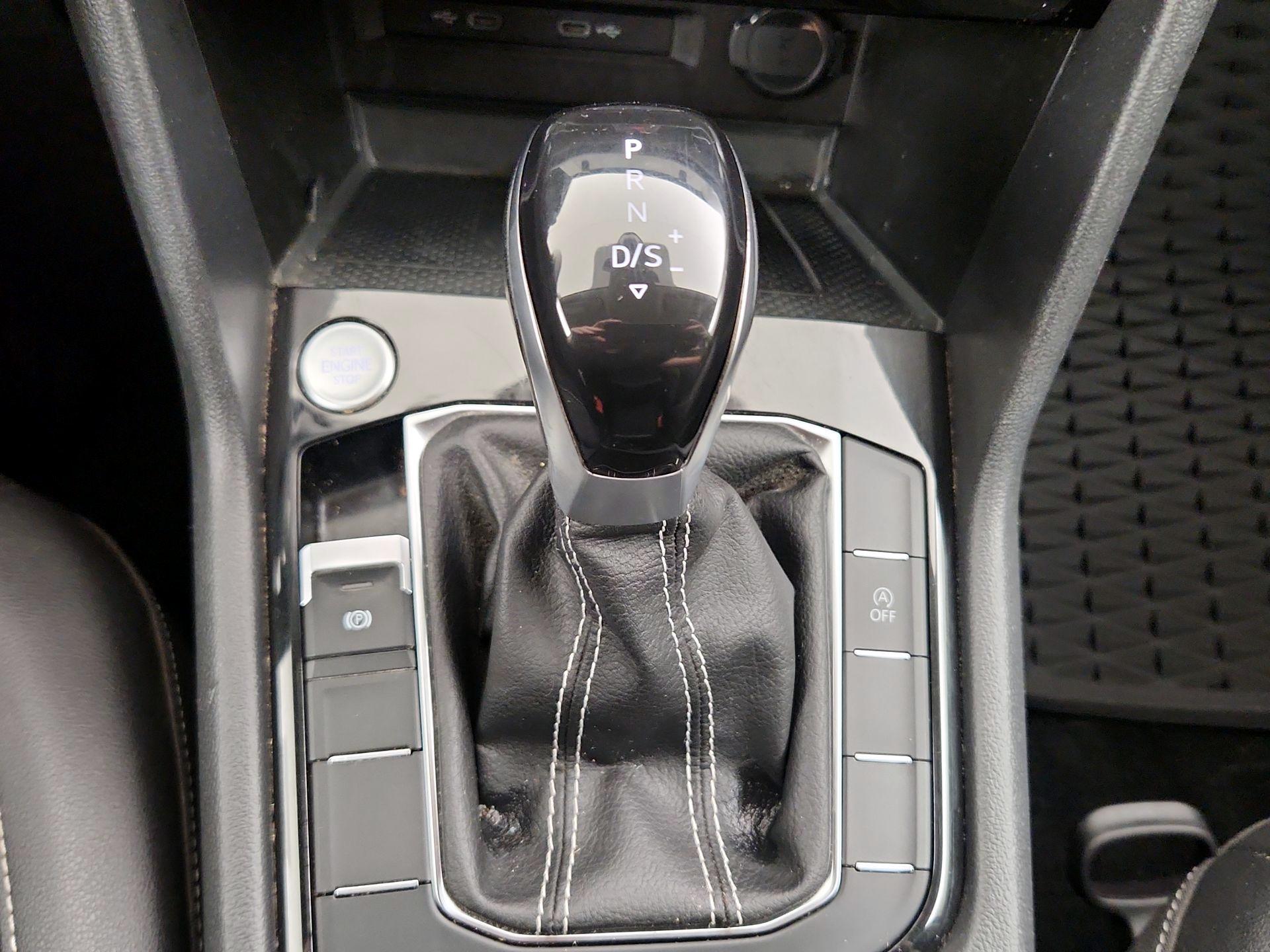 Thumbnail: 2023 Volkswagen Taos - 17