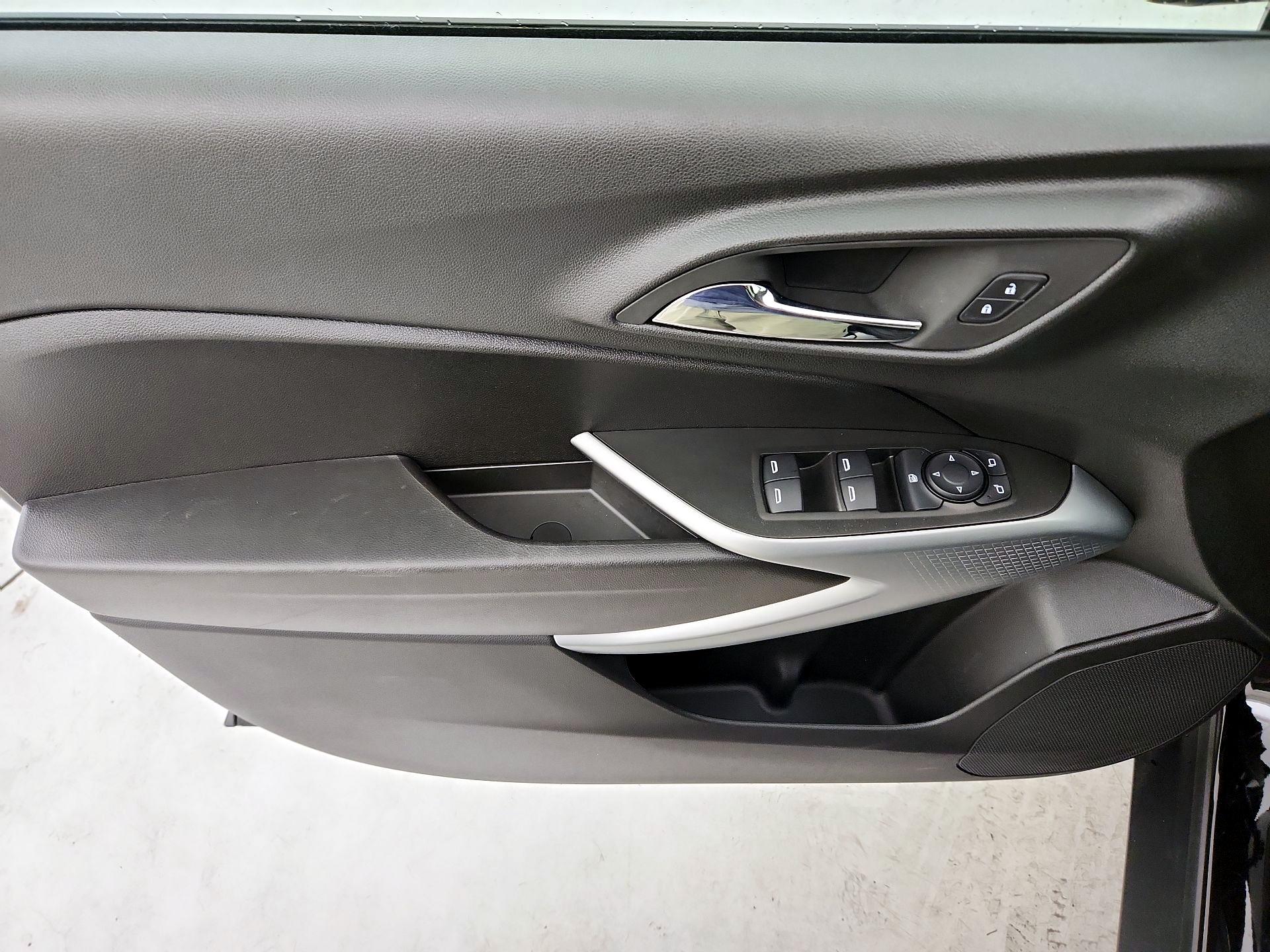 Thumbnail: 2024 Chevrolet Trax - 12