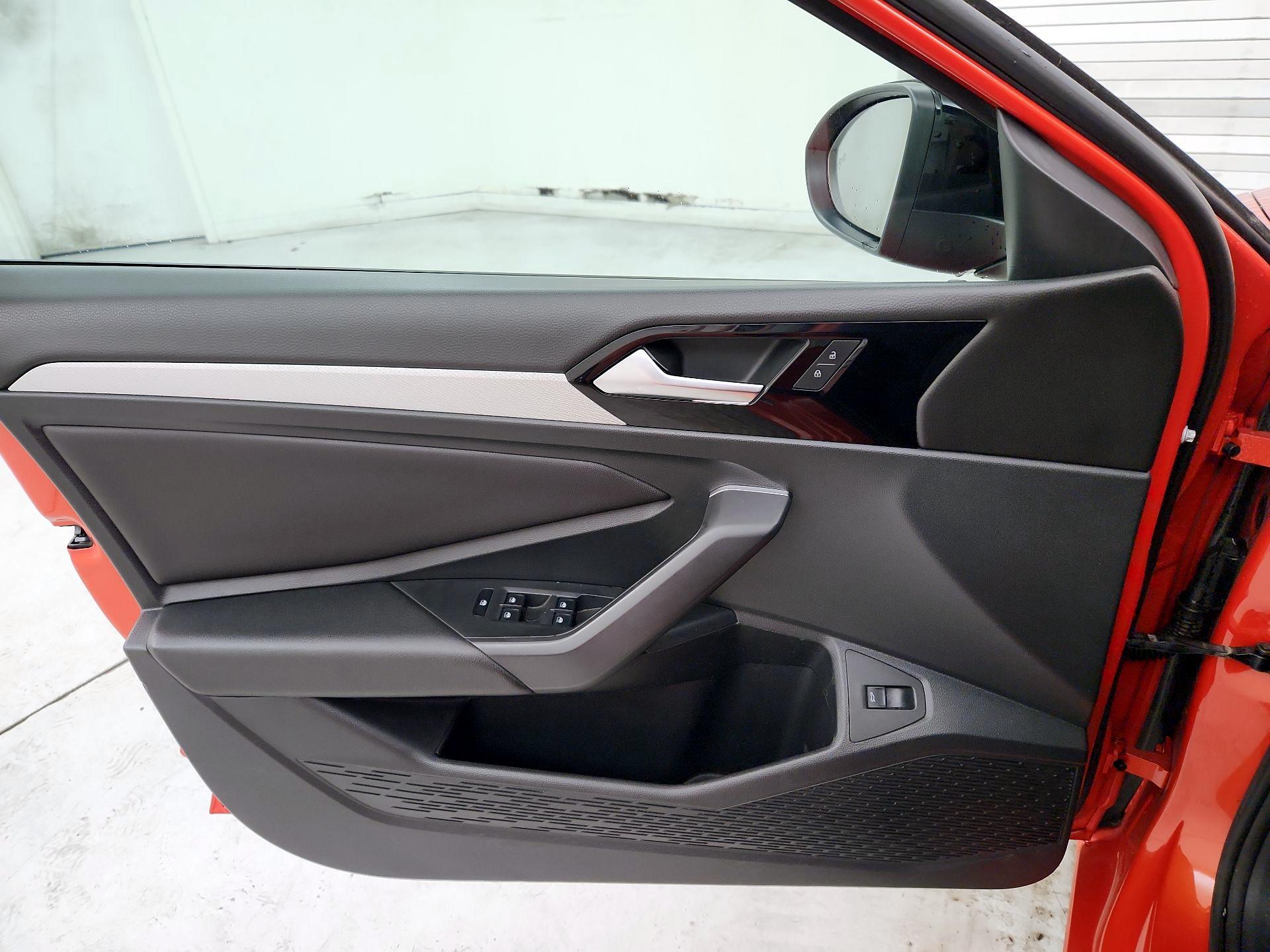Thumbnail: 2019 Volkswagen Jetta - 12
