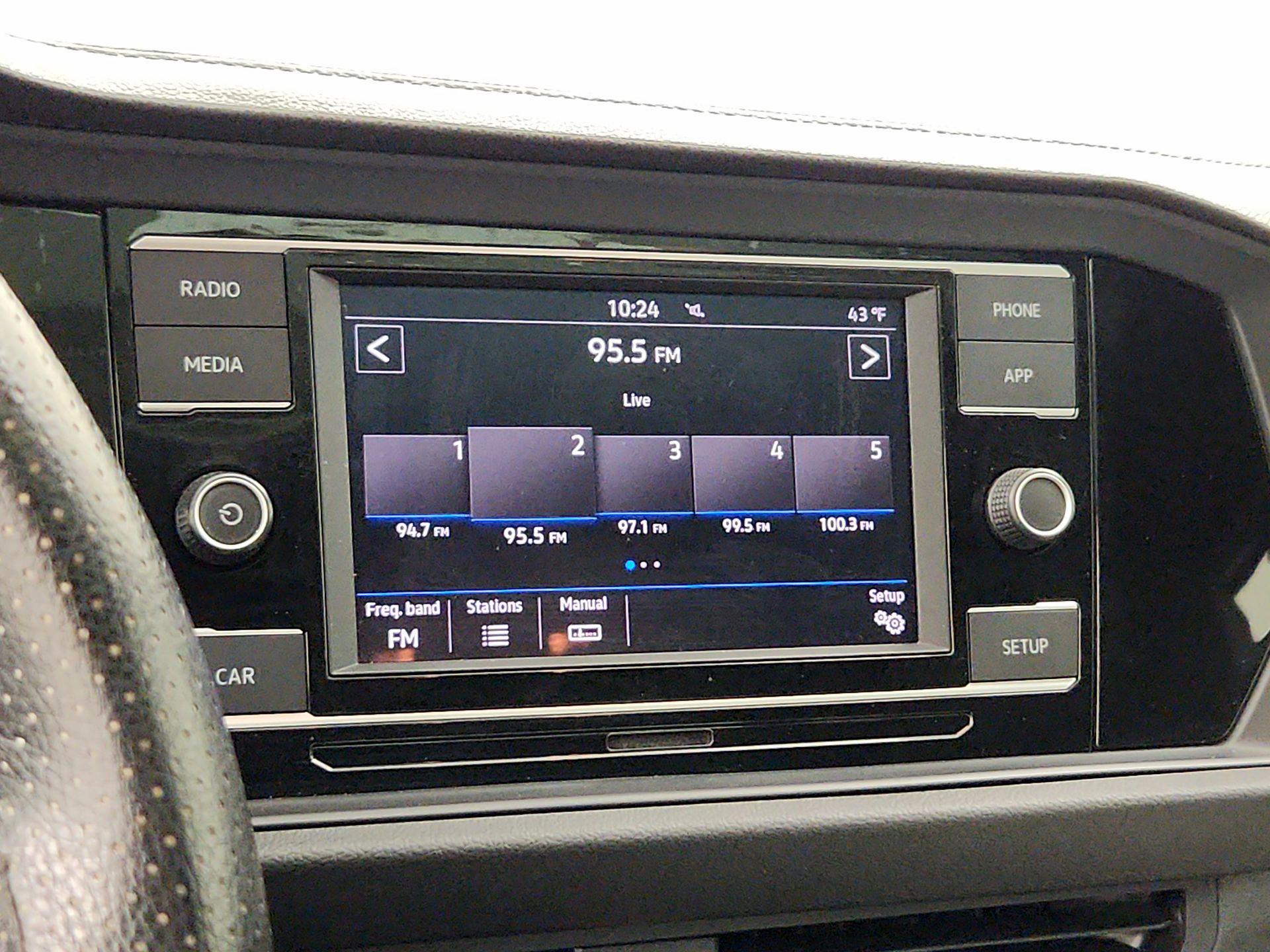 Thumbnail: 2019 Volkswagen Jetta - 15