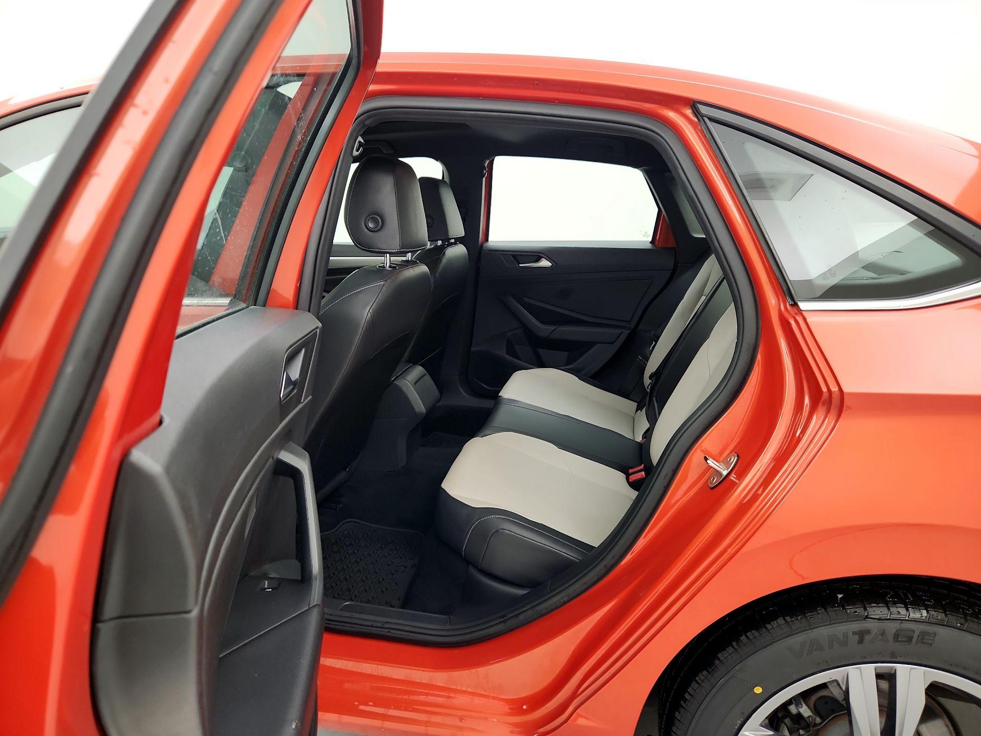 Thumbnail: 2019 Volkswagen Jetta - 20