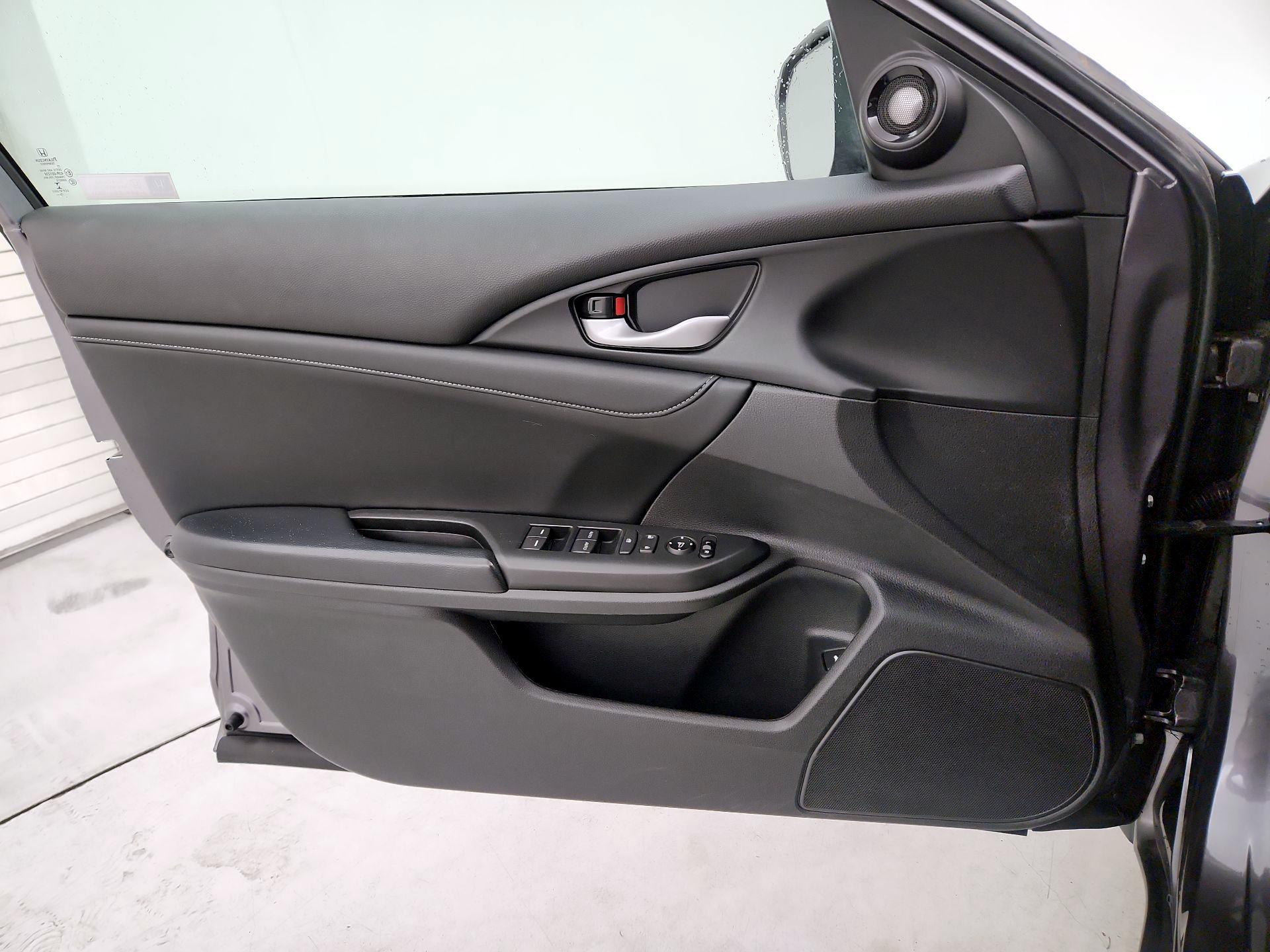 Thumbnail: 2019 Honda Insight - 12