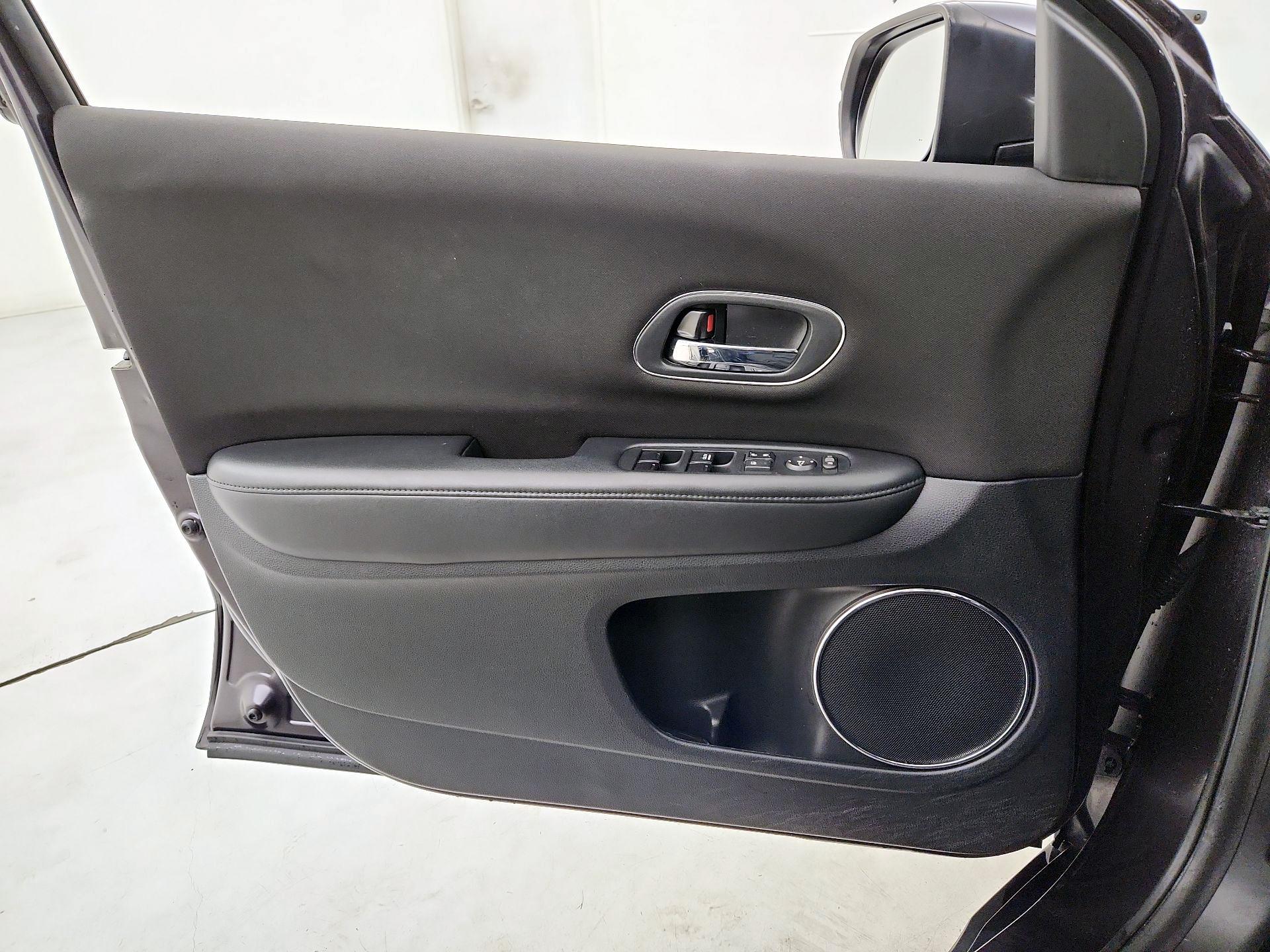 Thumbnail: 2016 Honda HR-V - 12