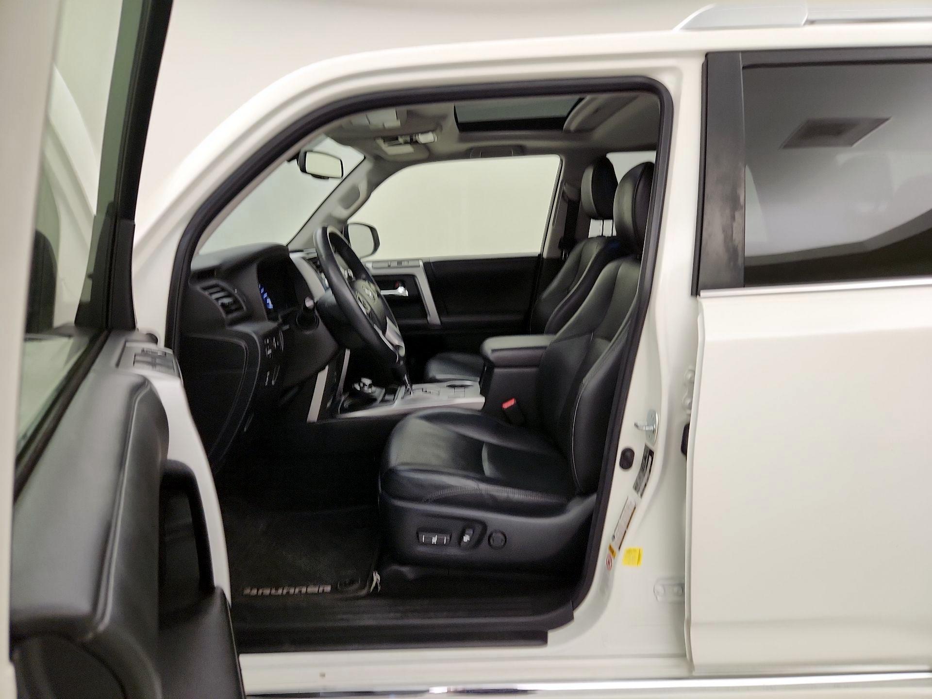 Thumbnail: 2016 Toyota 4Runner - 11