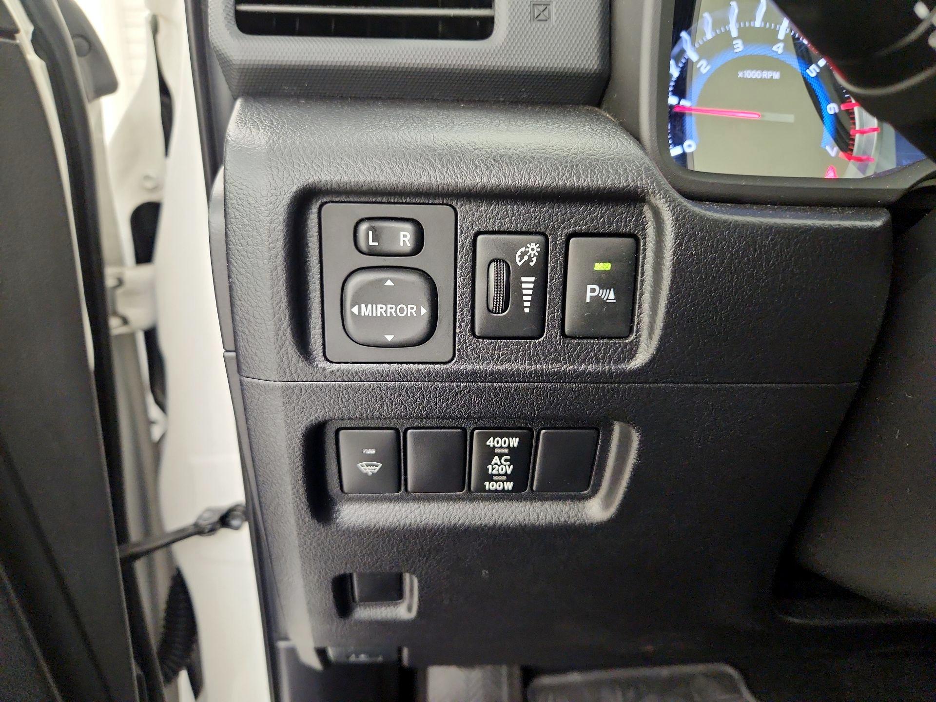 Thumbnail: 2016 Toyota 4Runner - 13