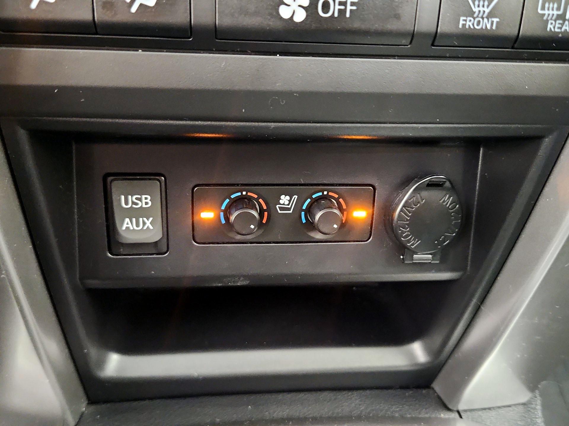 Thumbnail: 2016 Toyota 4Runner - 18