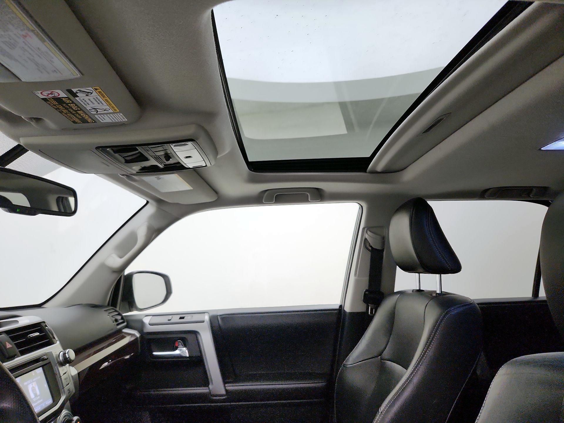 Thumbnail: 2016 Toyota 4Runner - 19