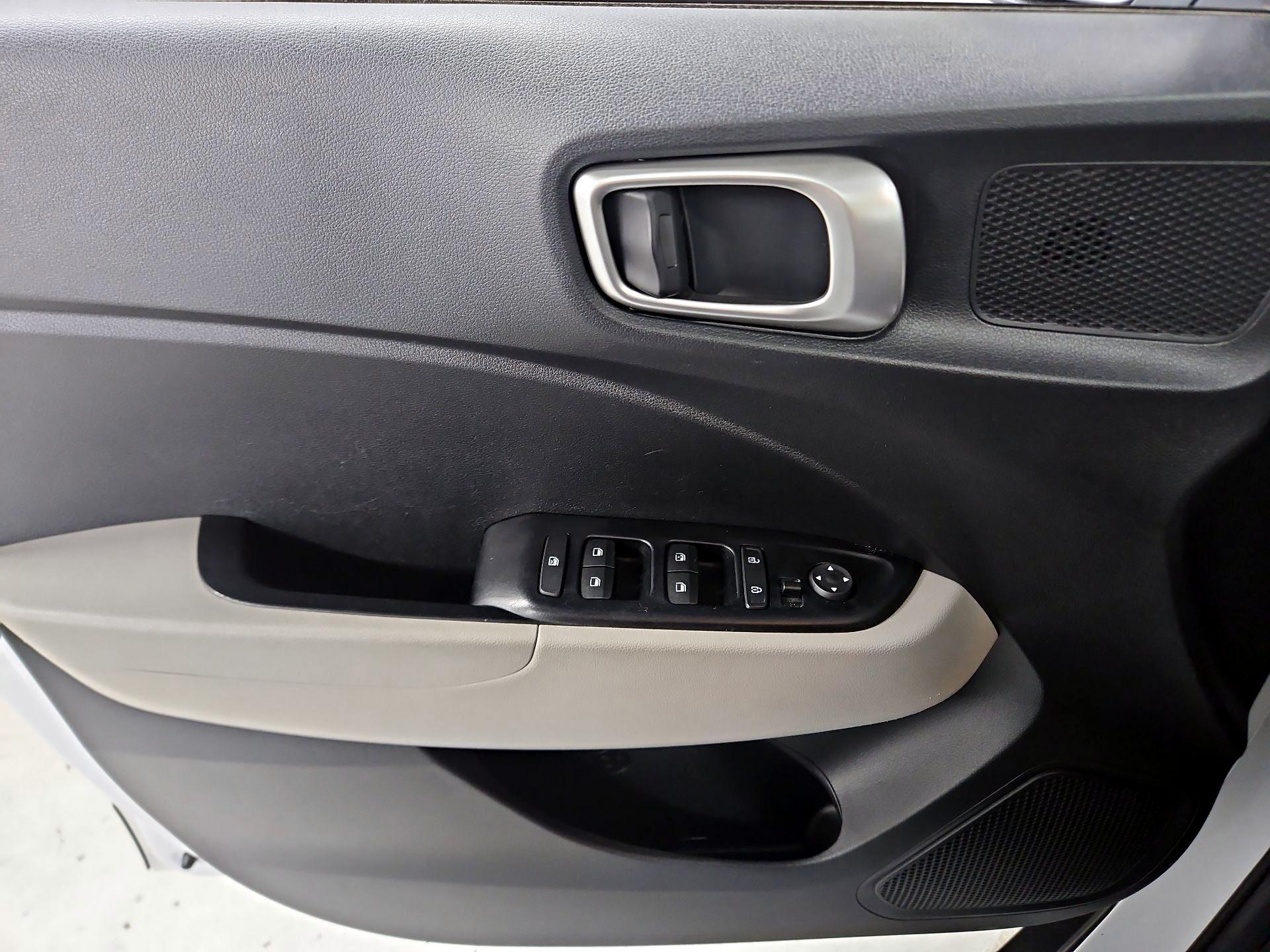 Thumbnail: 2022 Hyundai Venue - 12