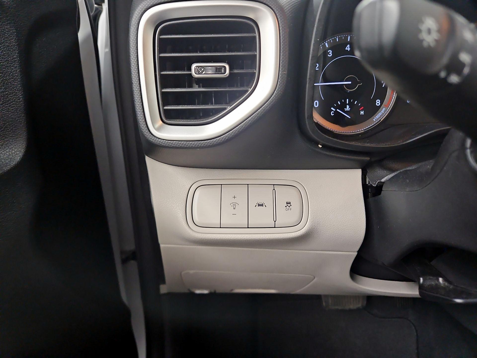 Thumbnail: 2022 Hyundai Venue - 13