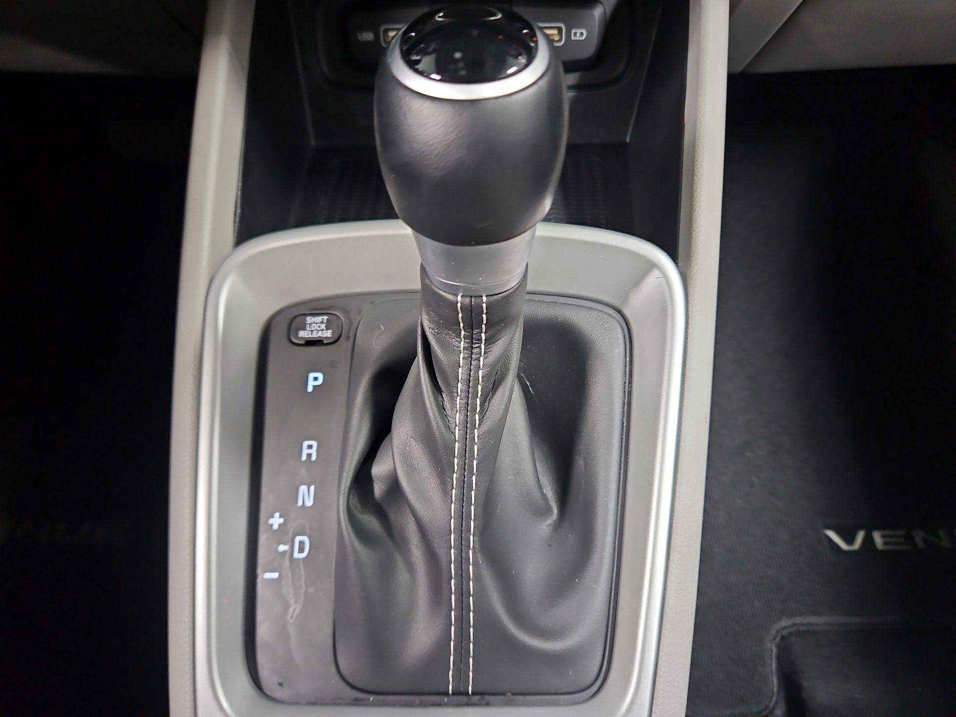 Thumbnail: 2022 Hyundai Venue - 17