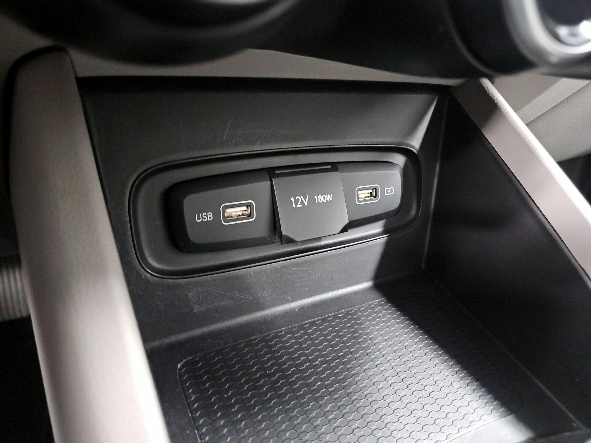 Thumbnail: 2022 Hyundai Venue - 18