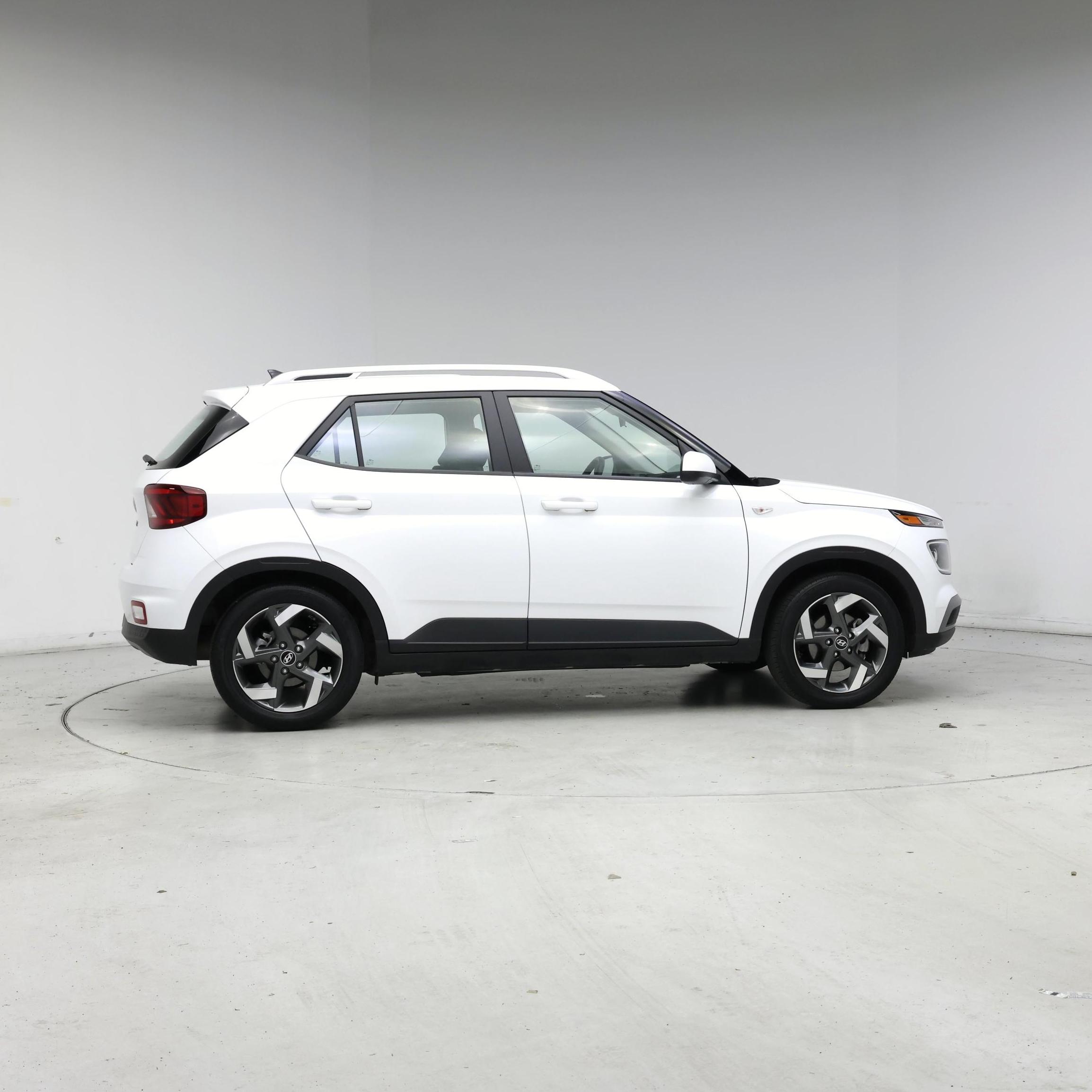 Thumbnail: 2022 Hyundai Venue - 7