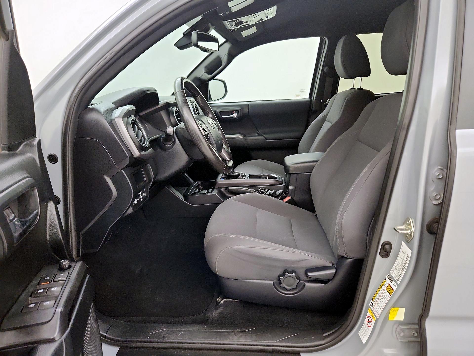 Thumbnail: 2019 Toyota Tacoma - 11