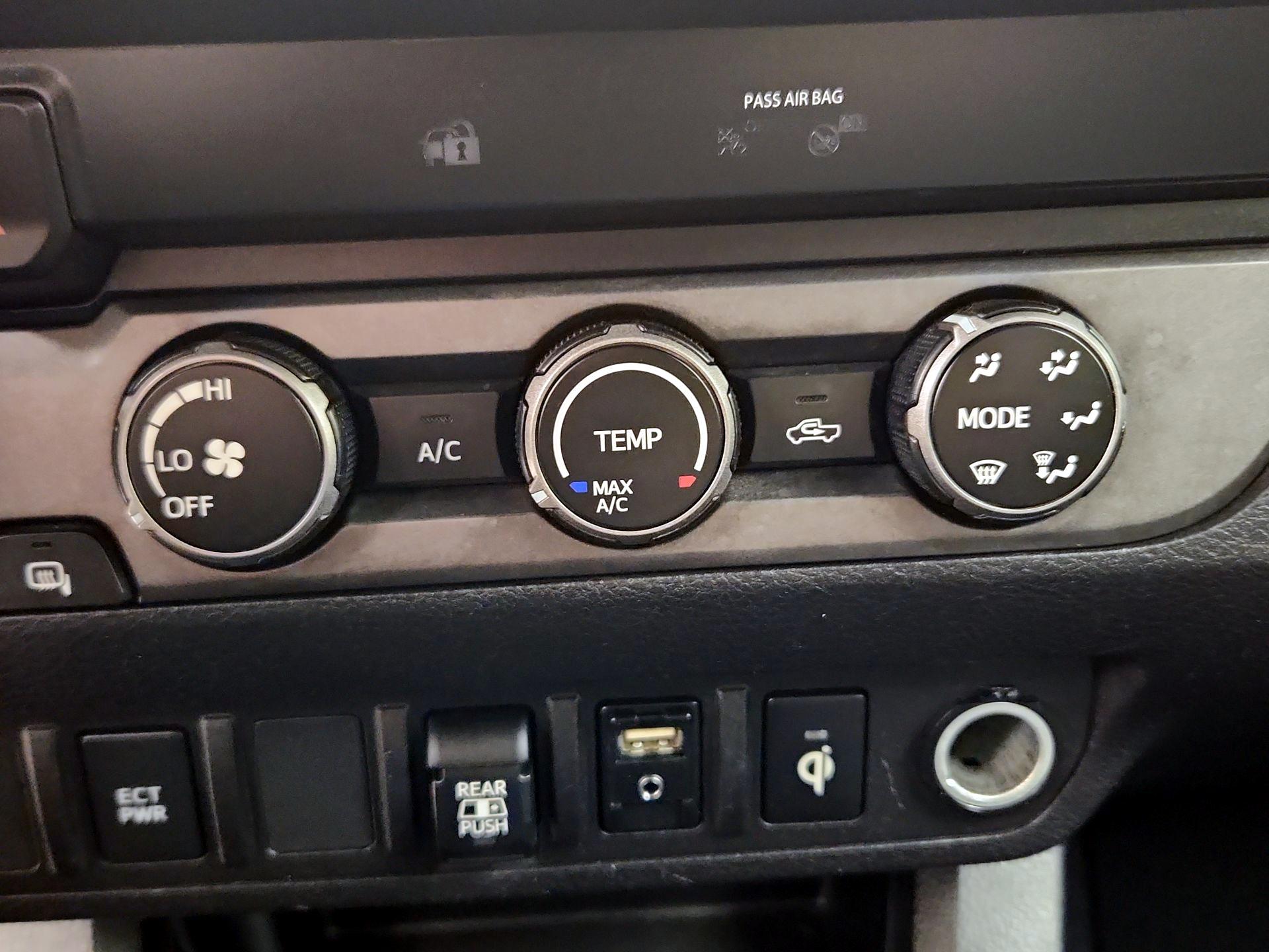 Thumbnail: 2019 Toyota Tacoma - 16