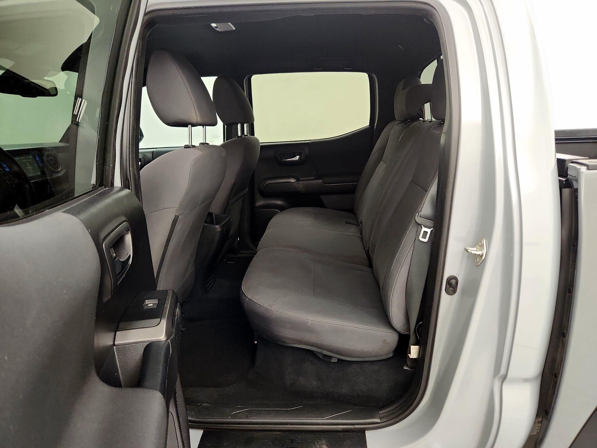 Thumbnail: 2019 Toyota Tacoma - 19
