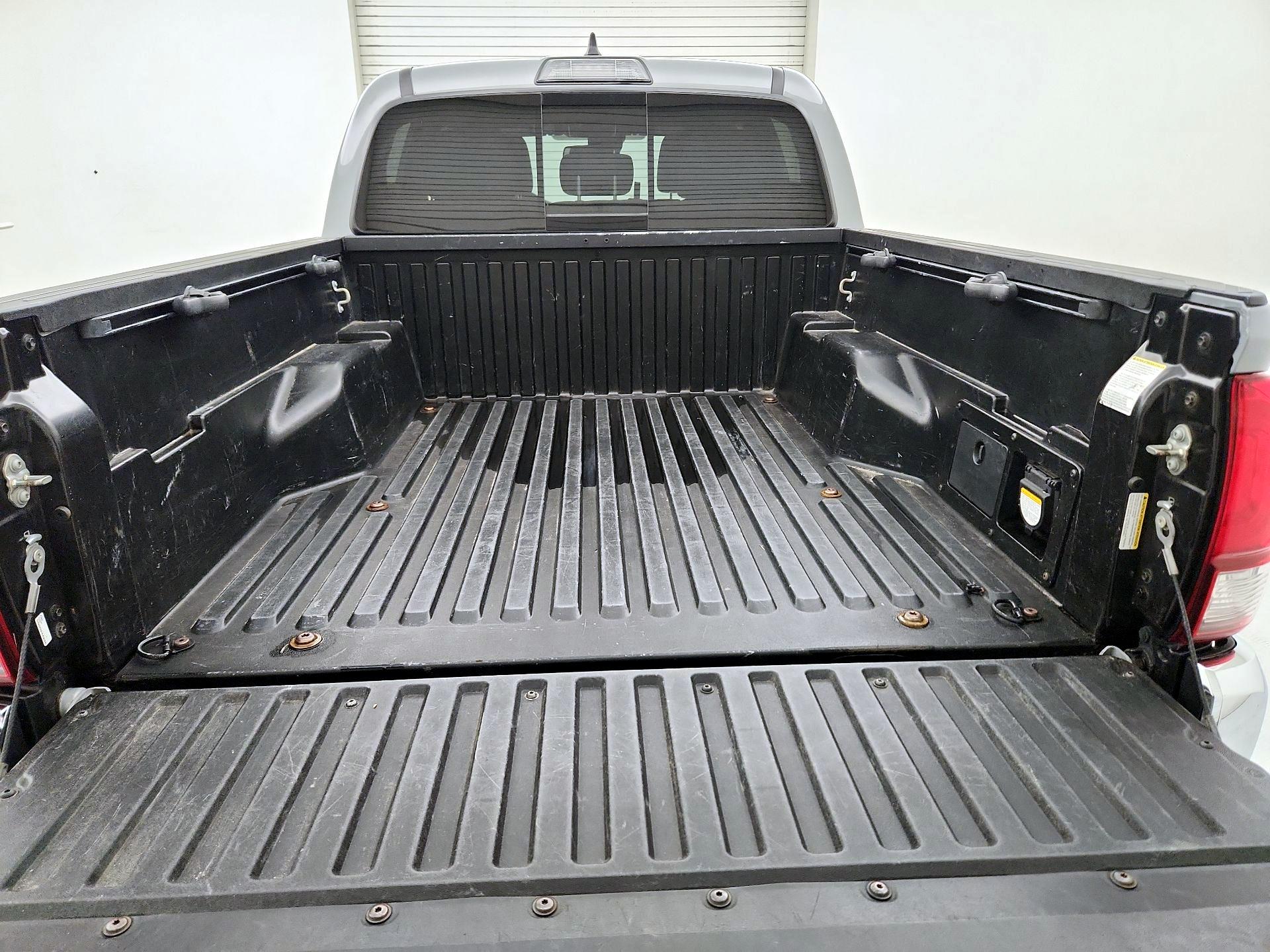 Thumbnail: 2019 Toyota Tacoma - 20