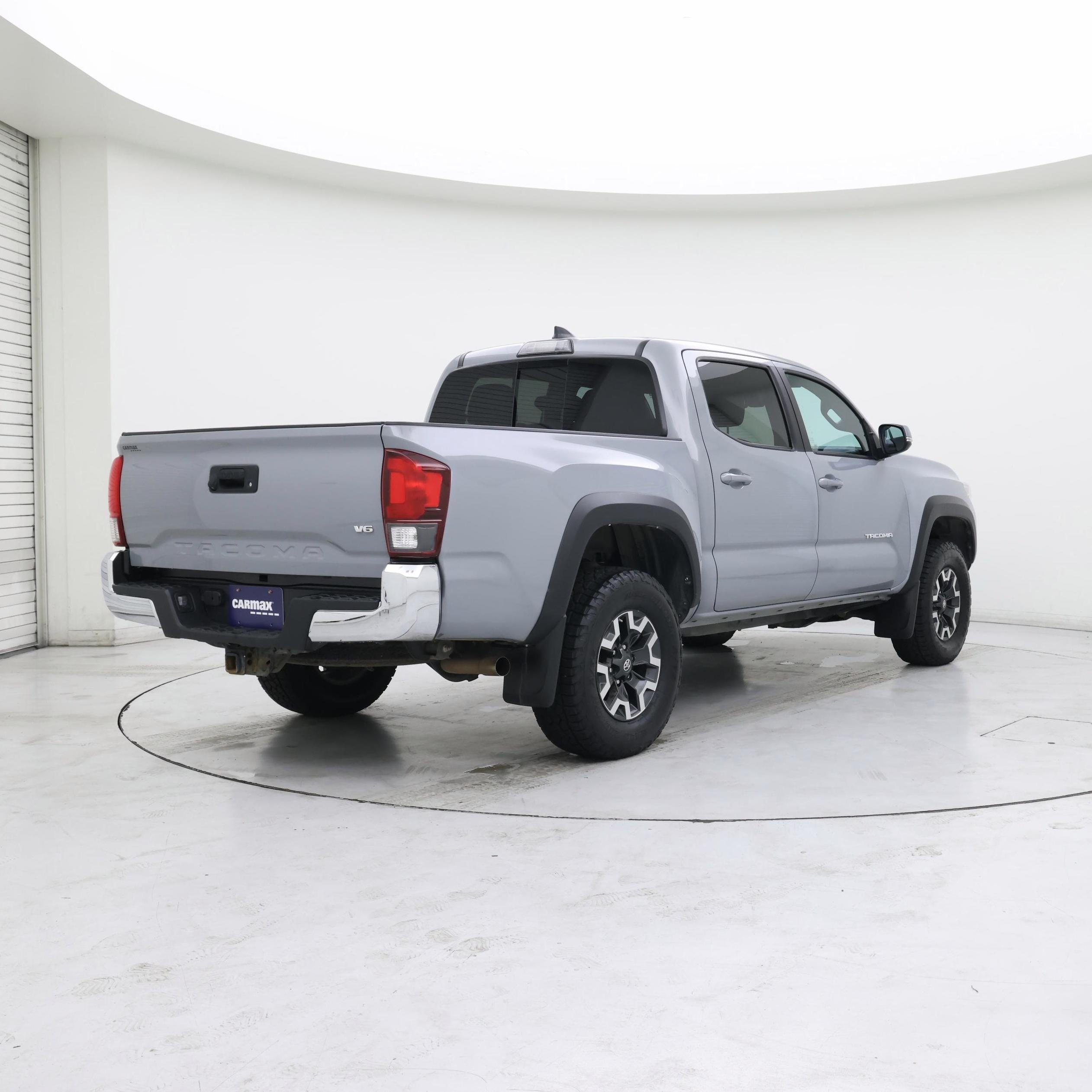 Thumbnail: 2019 Toyota Tacoma - 8