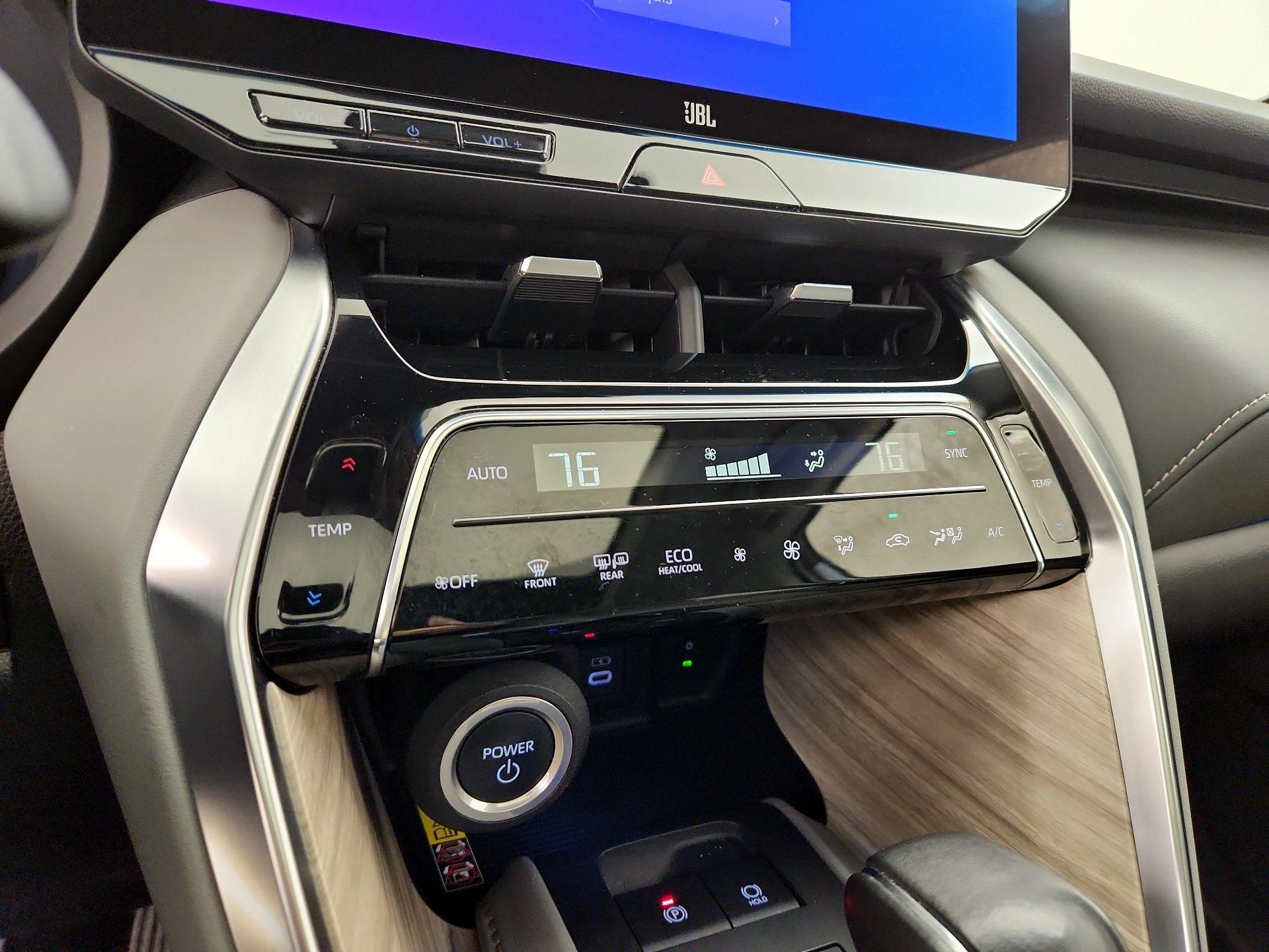 Thumbnail: 2023 Toyota Venza - 16