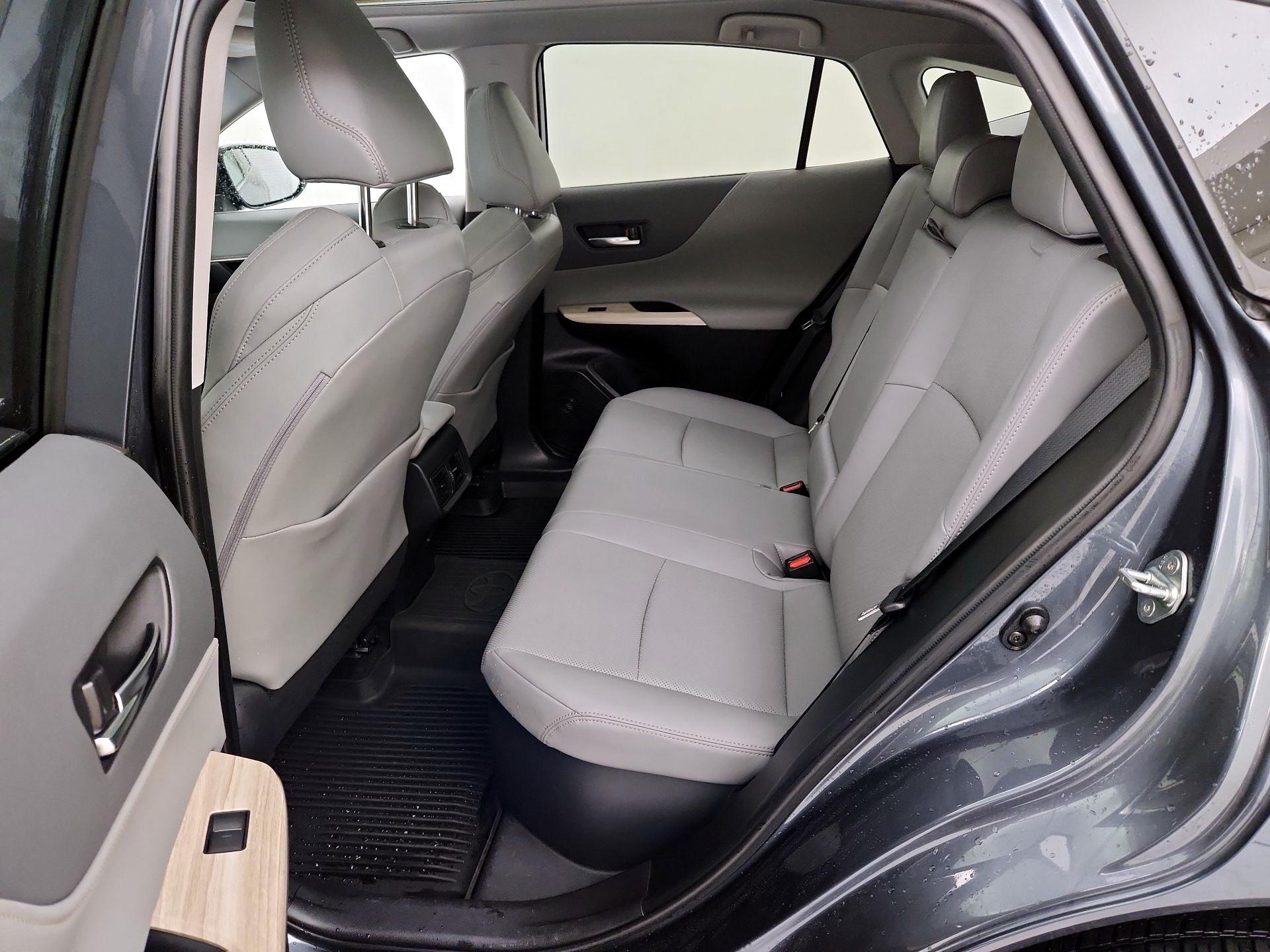 Thumbnail: 2023 Toyota Venza - 20