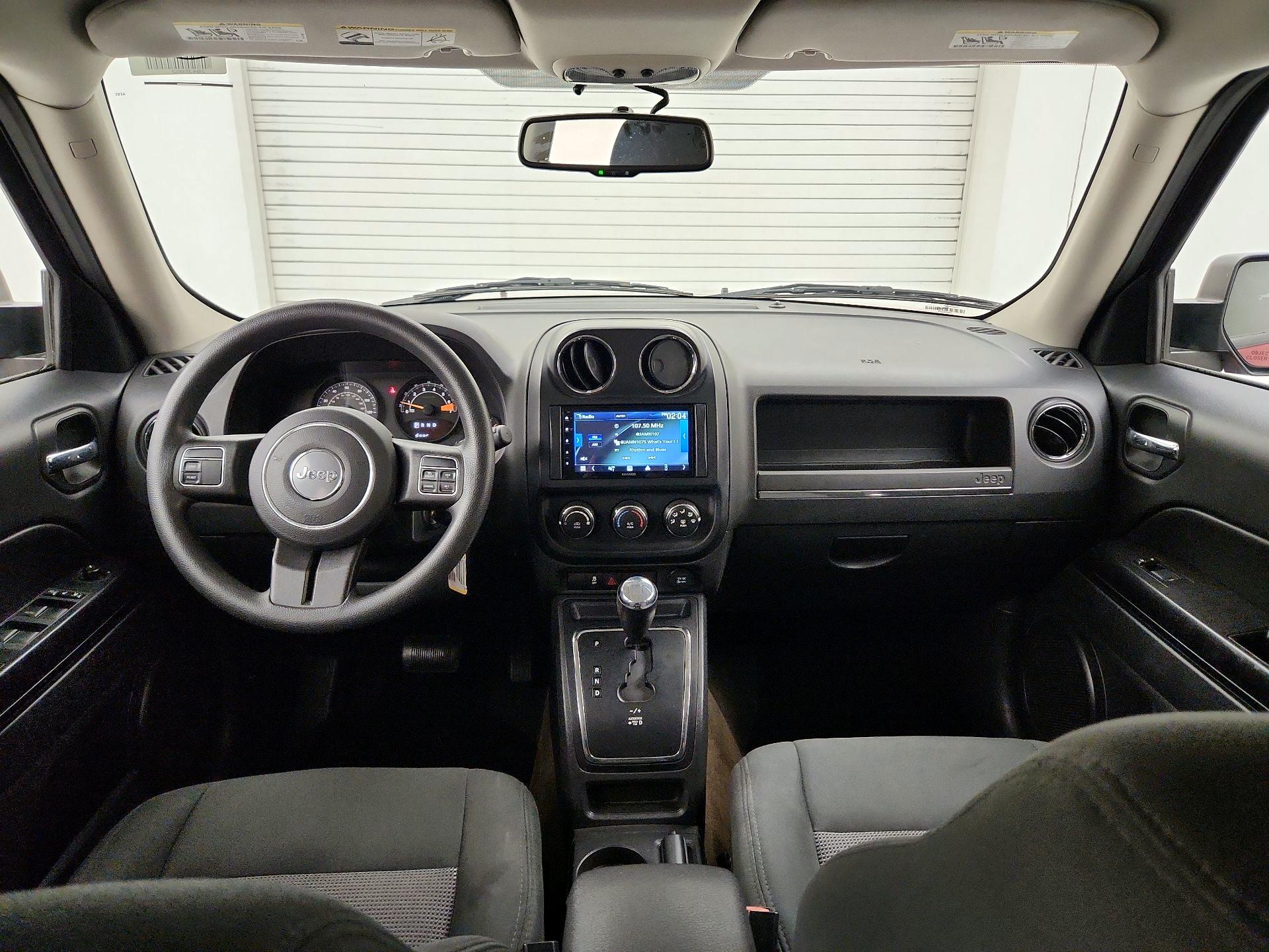 Thumbnail: 2016 Jeep Patriot - 9