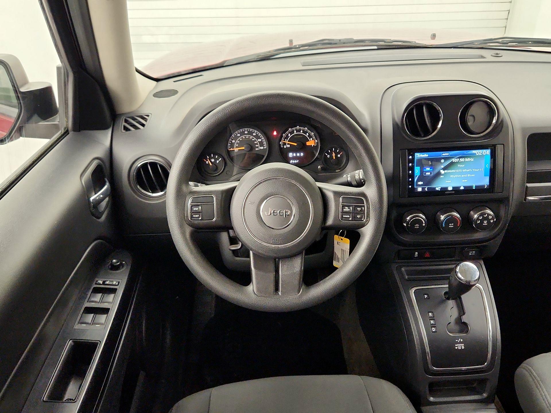 Thumbnail: 2016 Jeep Patriot - 10
