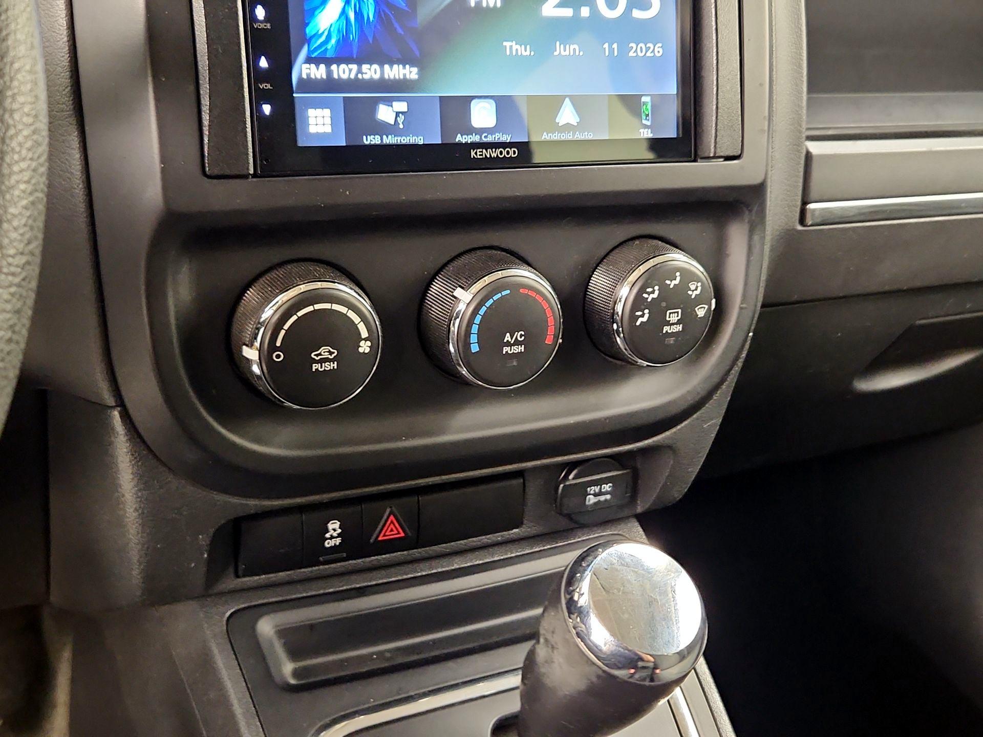 Thumbnail: 2016 Jeep Patriot - 14