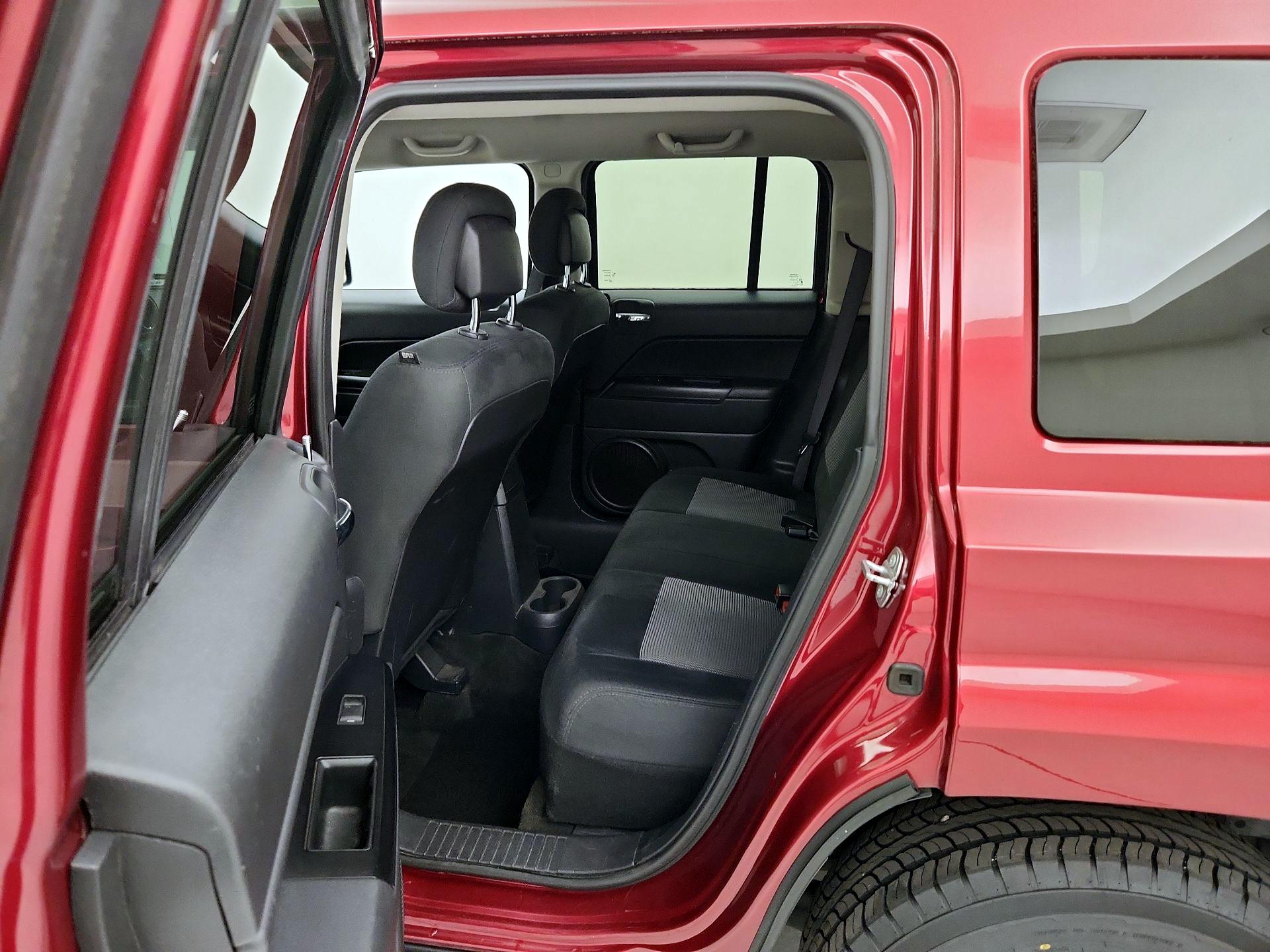 Thumbnail: 2016 Jeep Patriot - 17