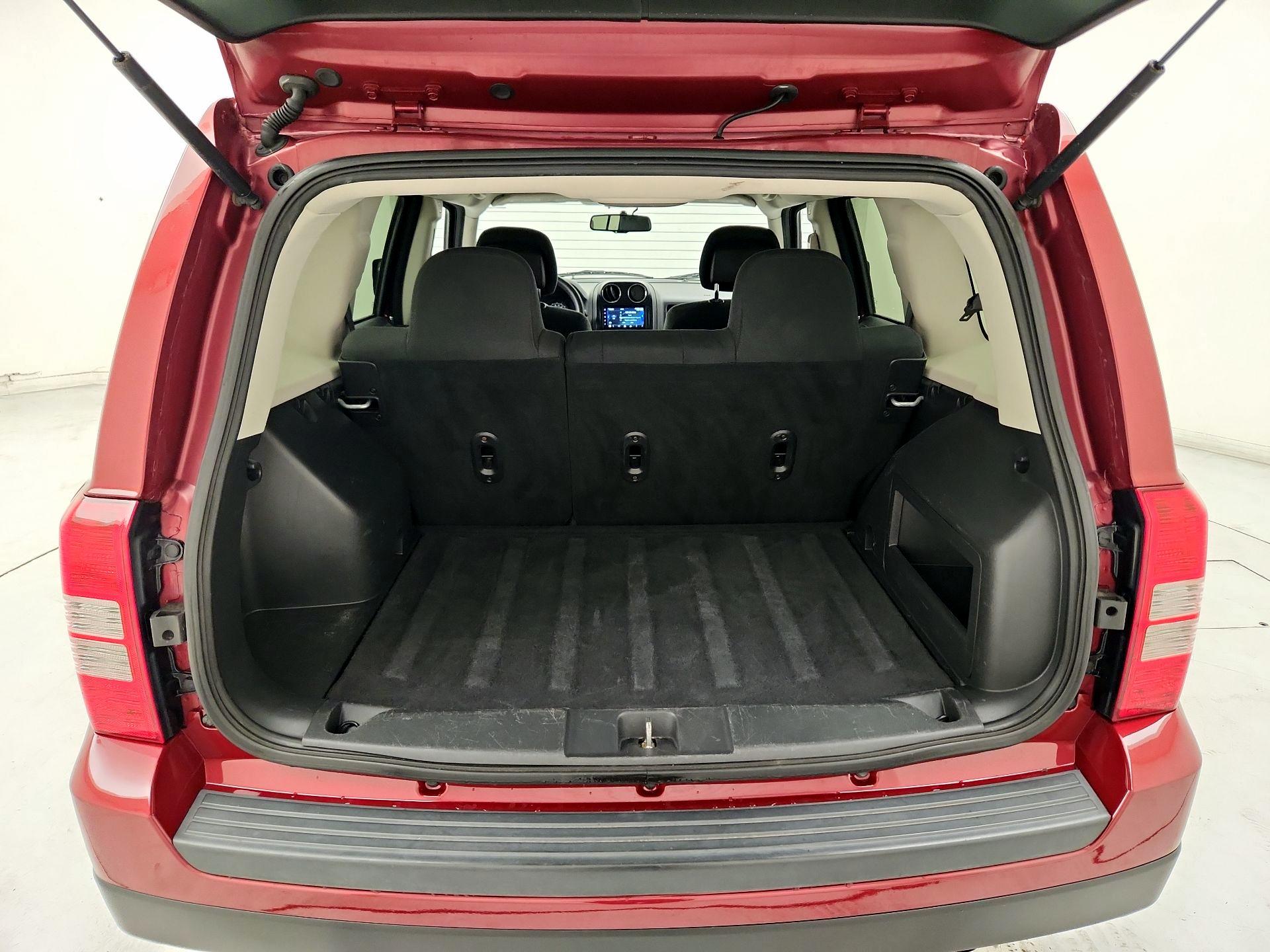 Thumbnail: 2016 Jeep Patriot - 18