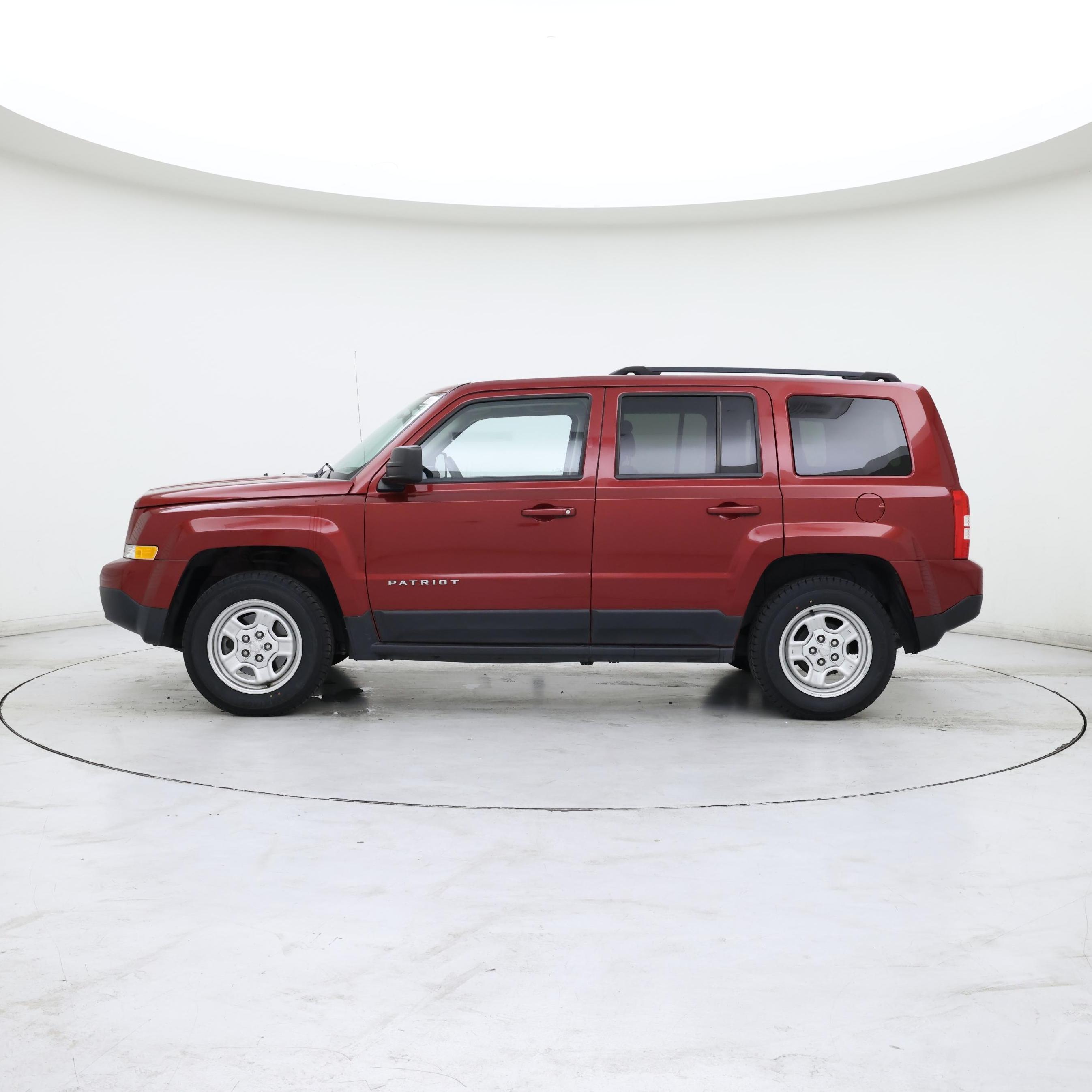Thumbnail: 2016 Jeep Patriot - 3