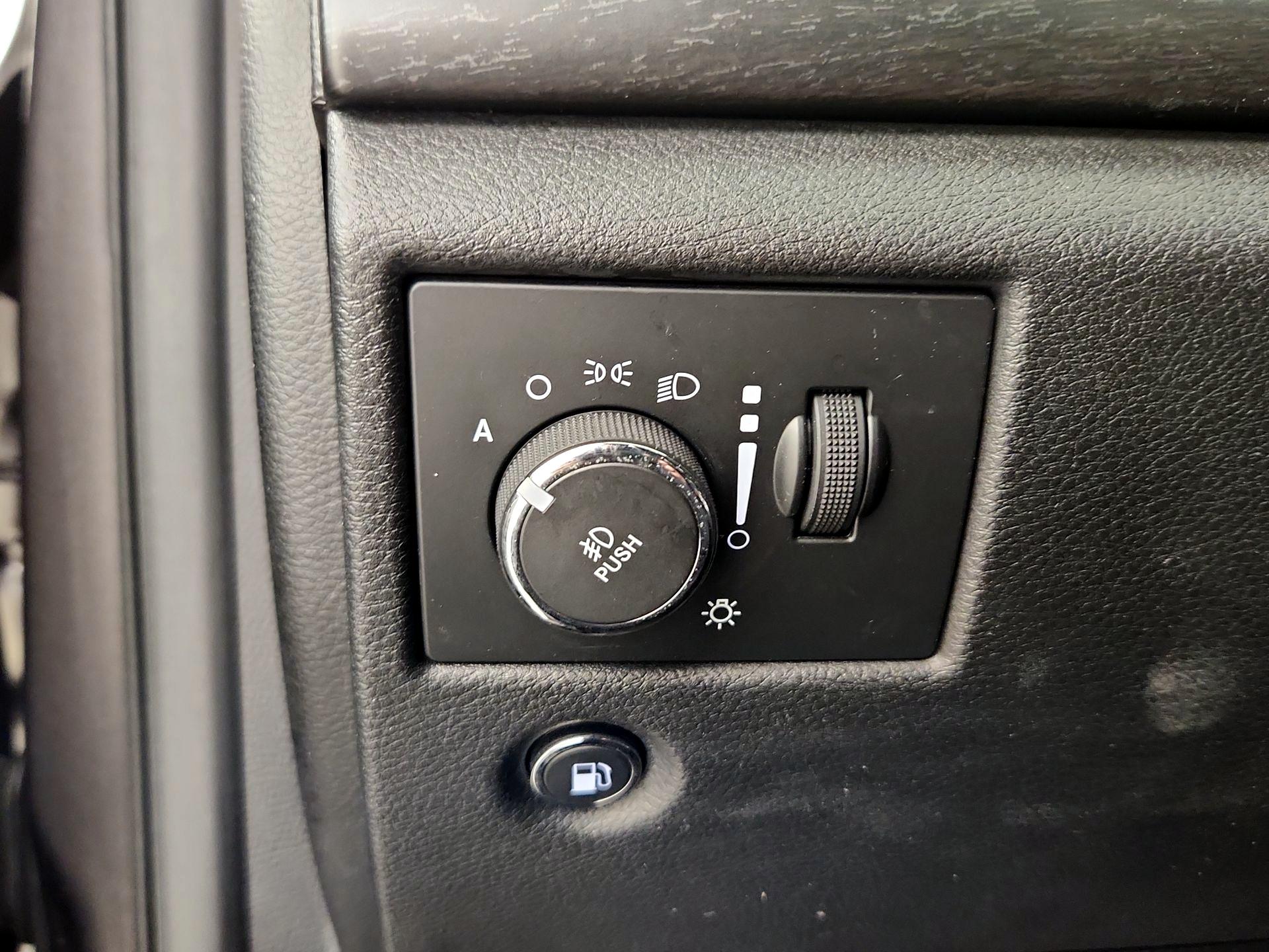 Thumbnail: 2014 Jeep Grand Cherokee - 13