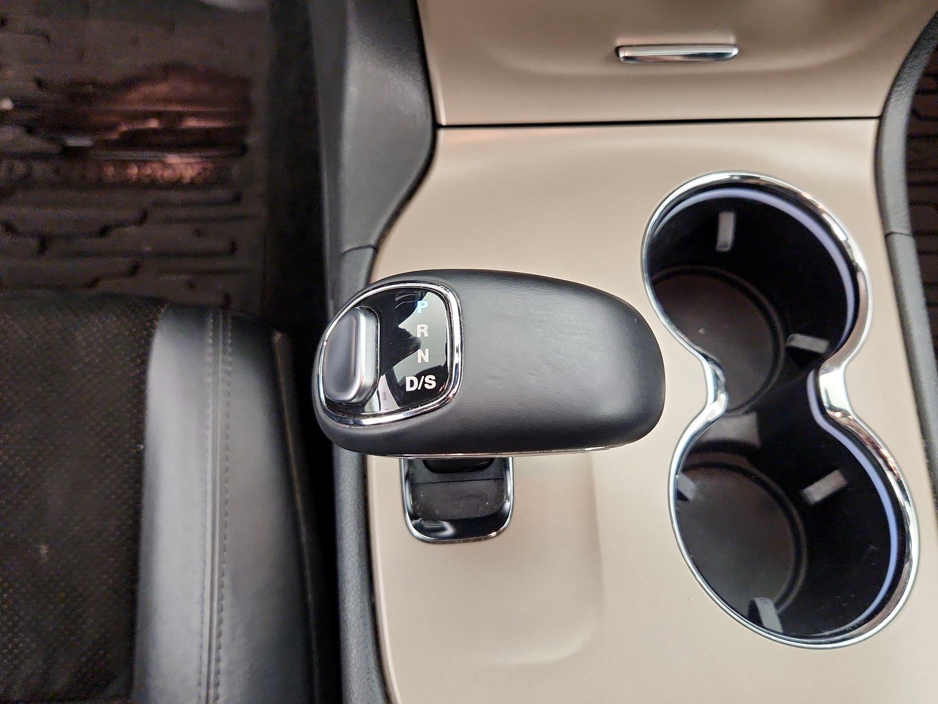 Thumbnail: 2014 Jeep Grand Cherokee - 17