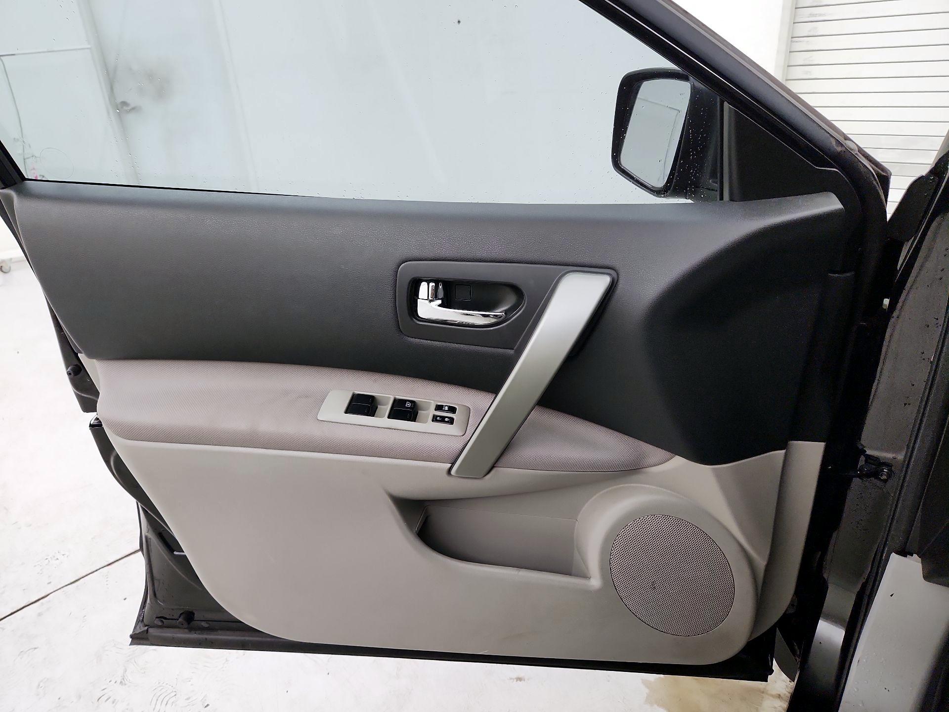 Thumbnail: 2014 Nissan Rogue - 12