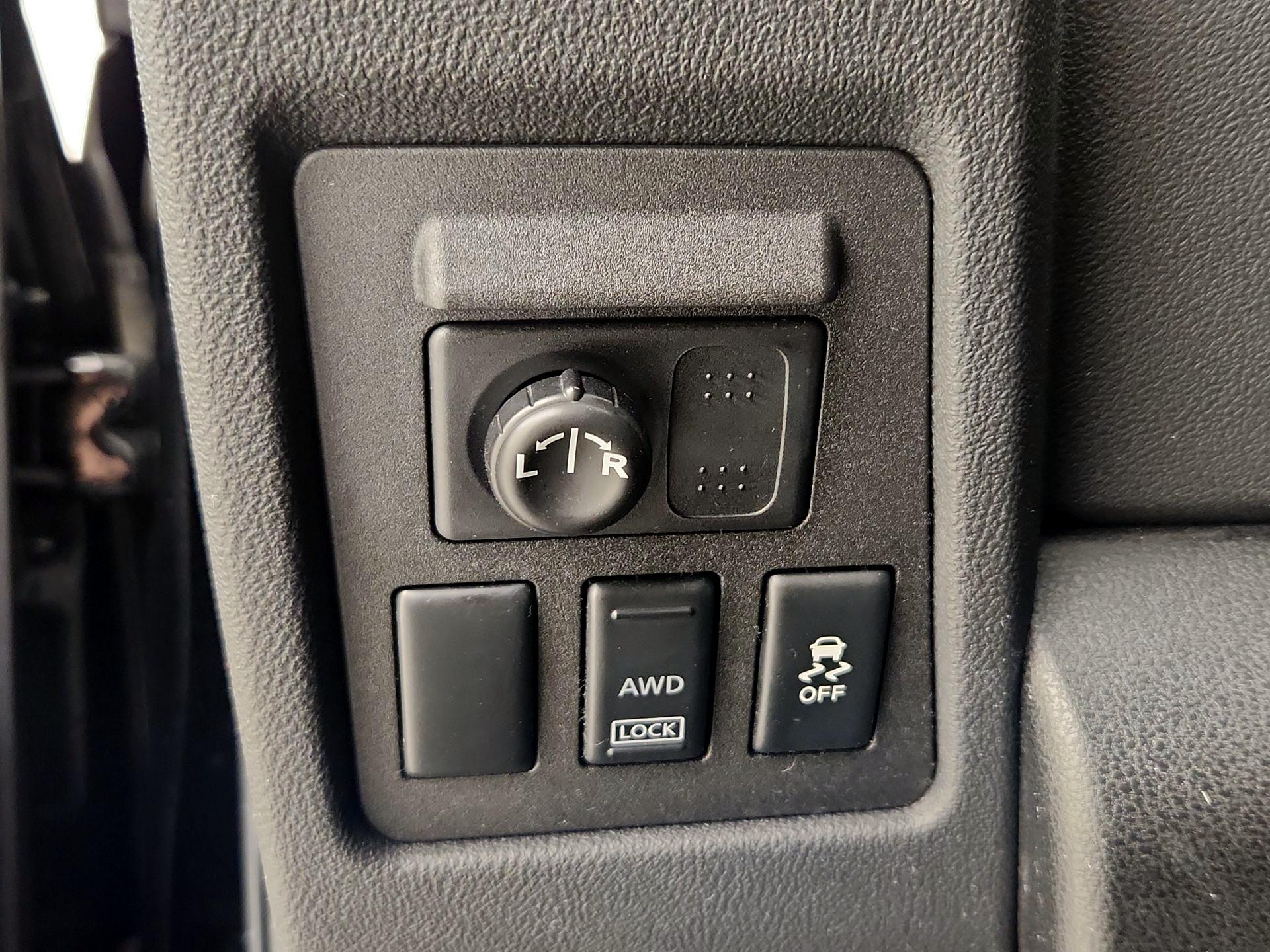 Thumbnail: 2014 Nissan Rogue - 13