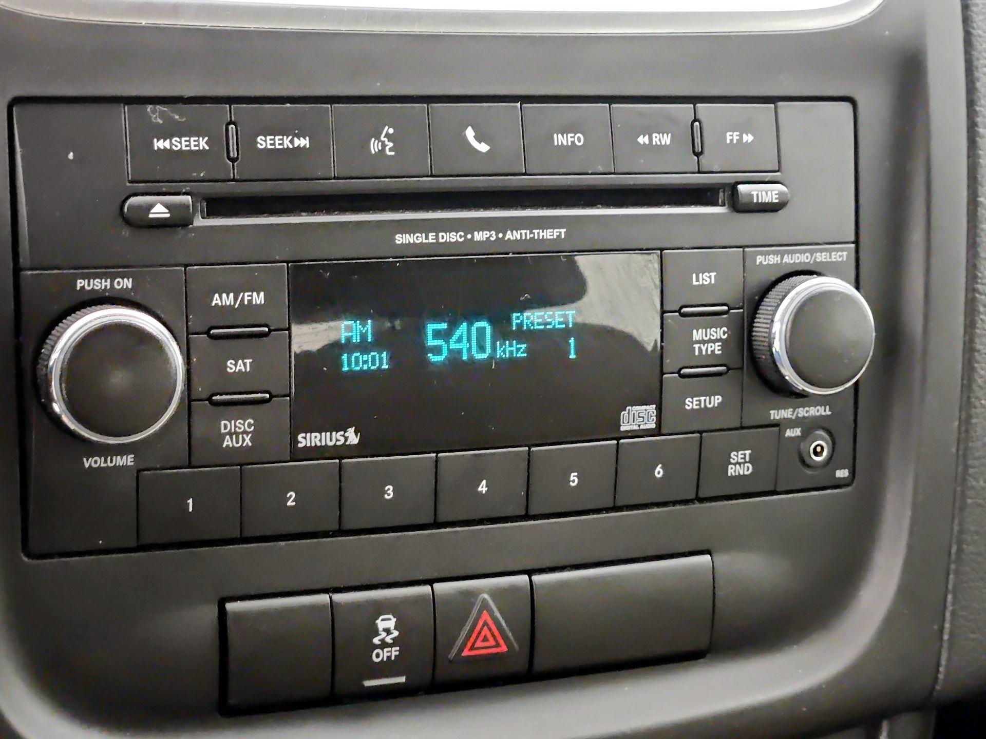 Thumbnail: 2014 Dodge Avenger - 13