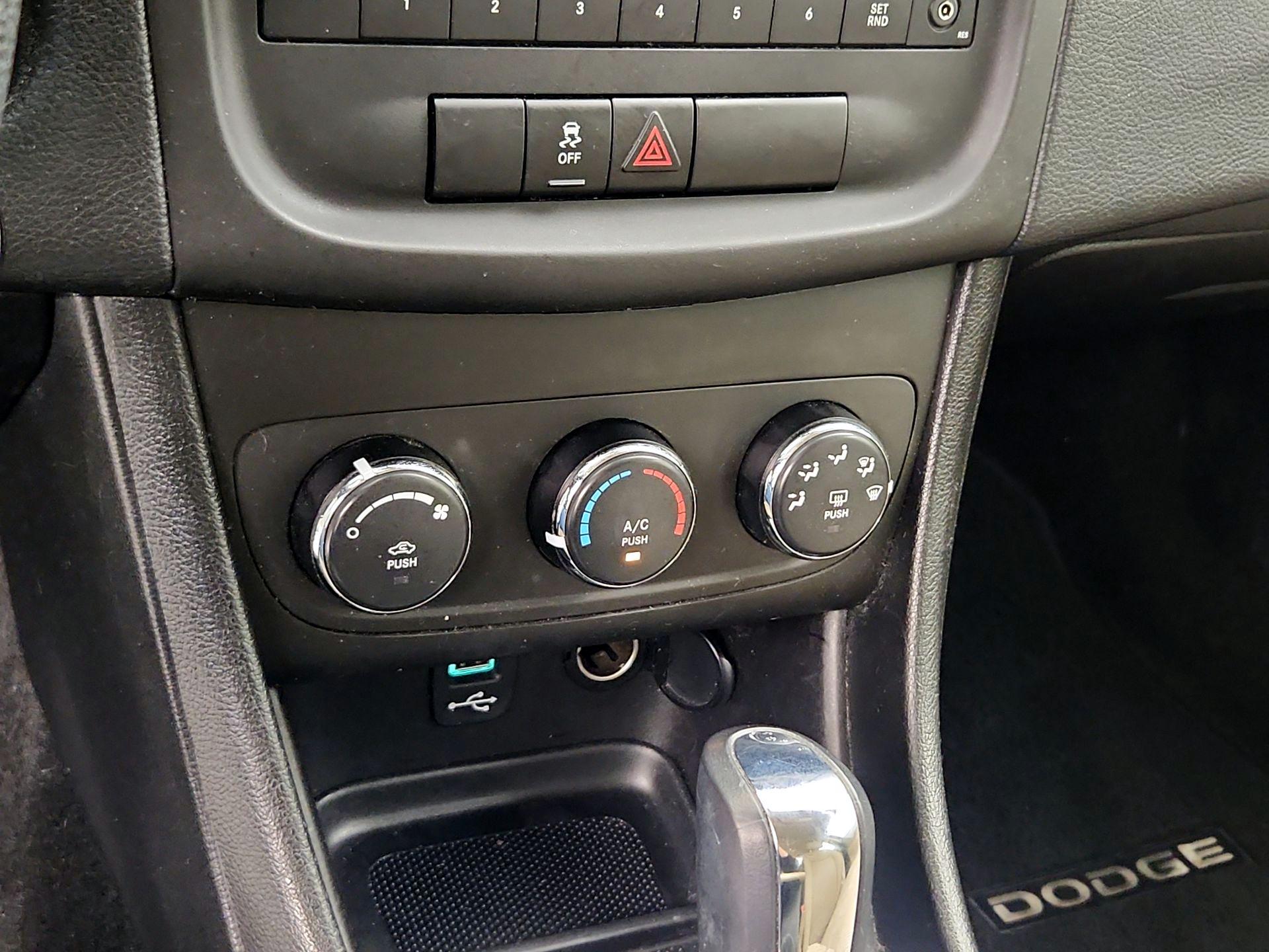 Thumbnail: 2014 Dodge Avenger - 14